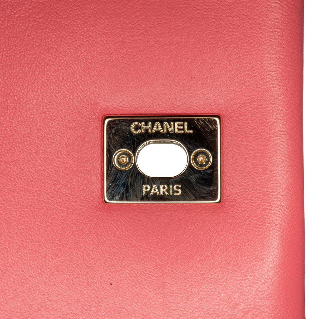 Chanel CC Quilted Lambskin Logo Chain Flap (SHG-Q5syAA)