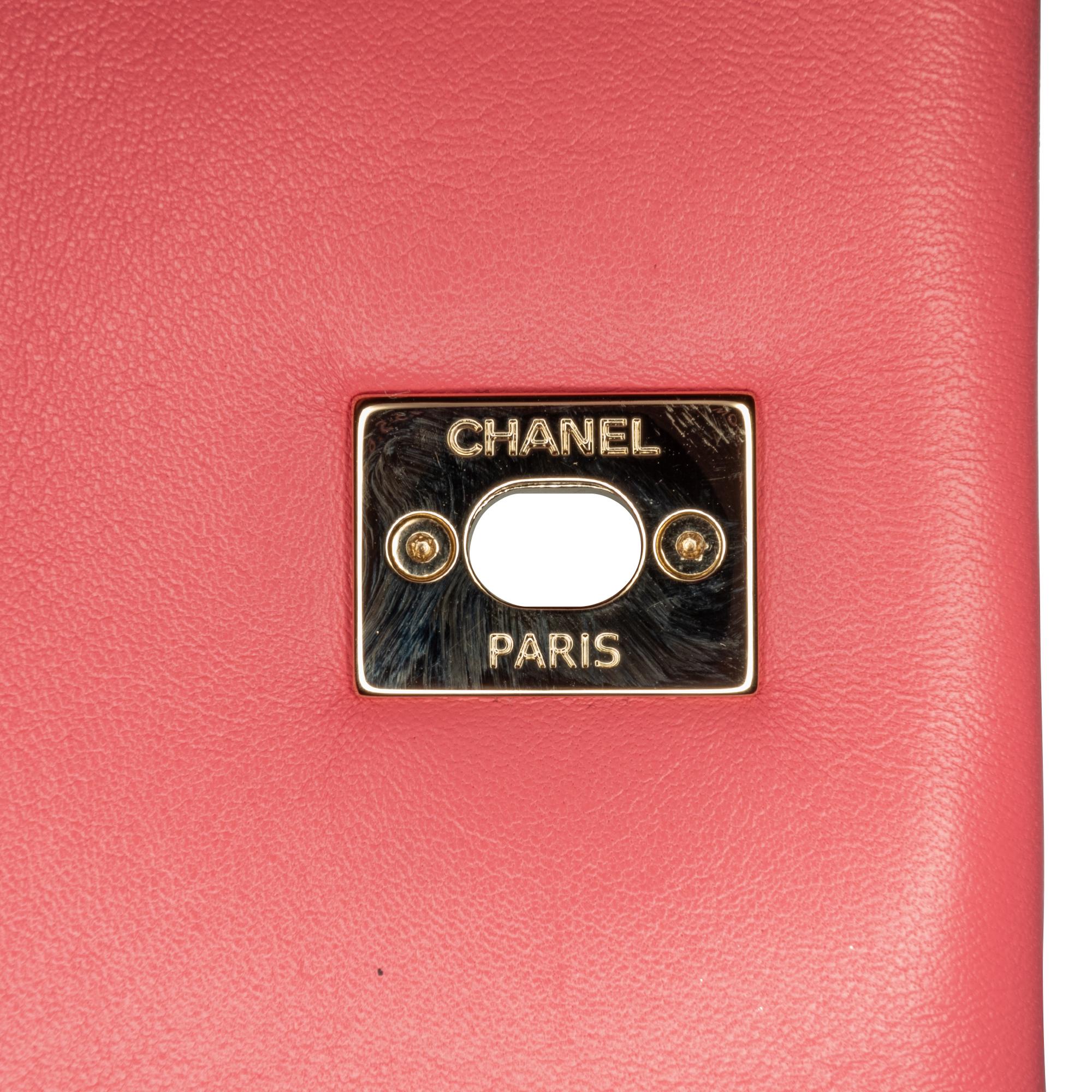 Chanel CC Quilted Lambskin Logo Chain Flap (SHG-Q5syAA)