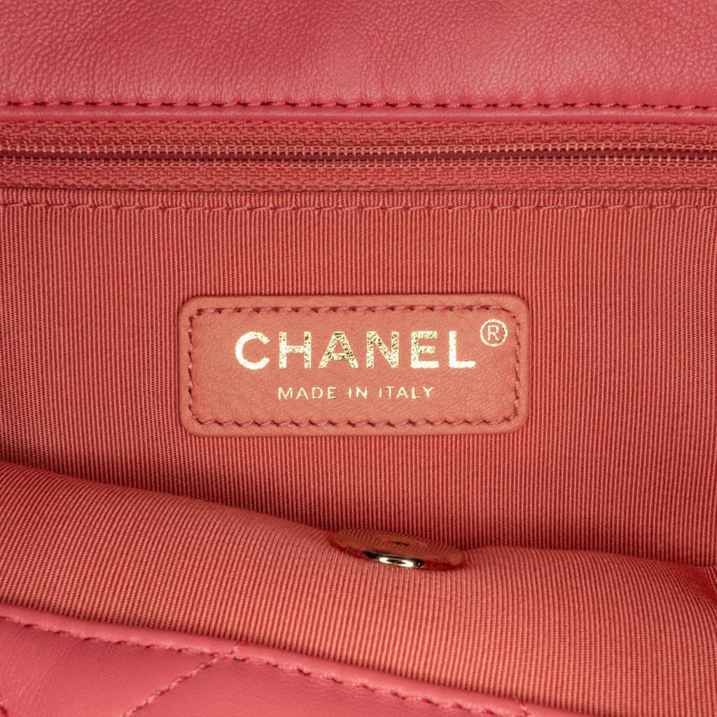 Chanel CC Quilted Lambskin Logo Chain Flap (SHG-Q5syAA)
