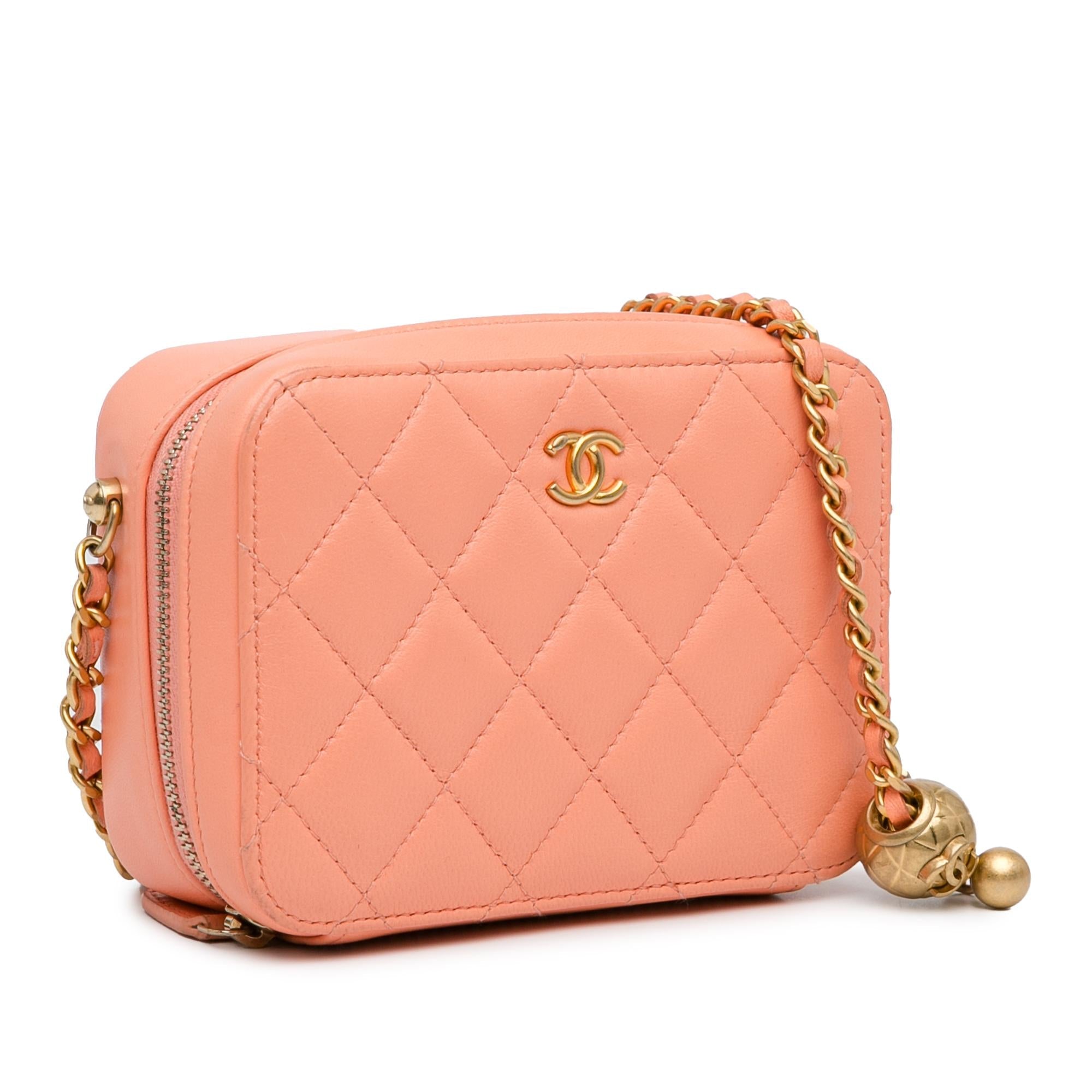 Chanel CC Quilted Lambskin Pearl Crush Camera Bag (SHG-CAgK7A)