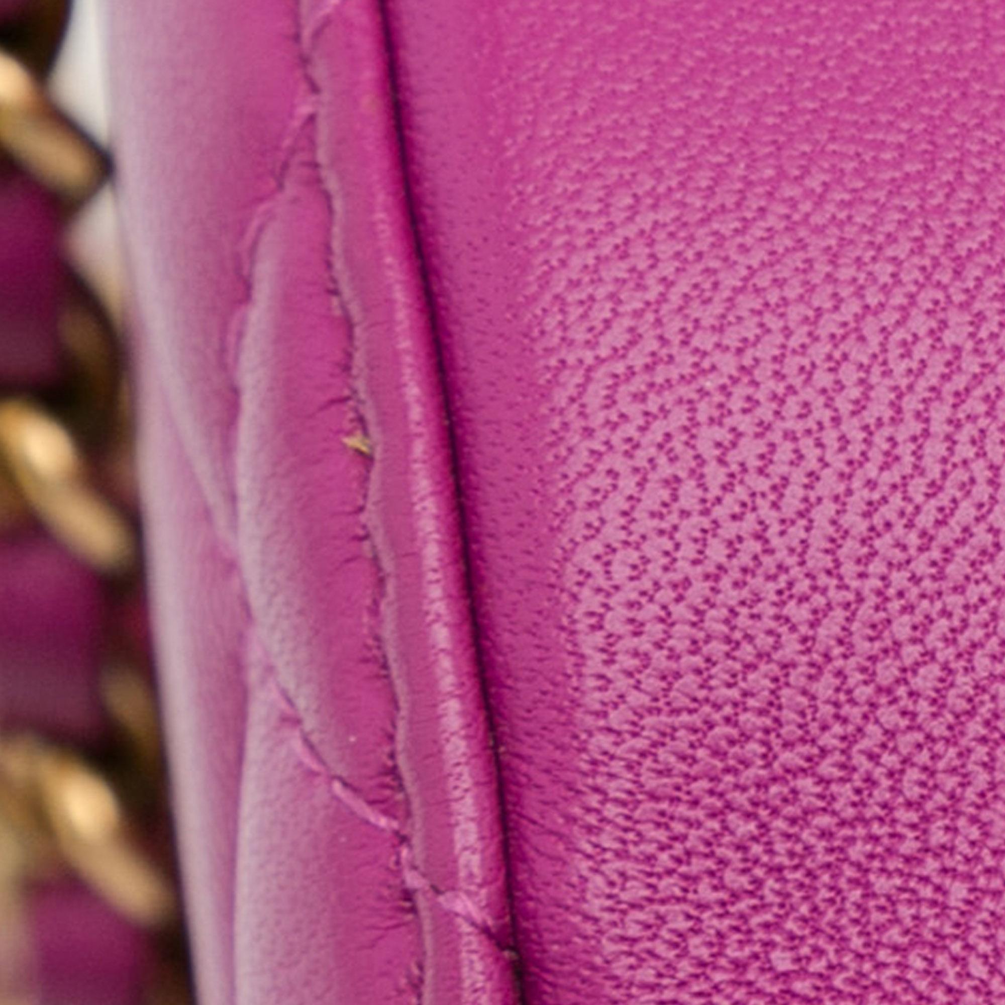Chanel CC Quilted Lambskin Pearl Crush Round Clutch with Chain (SHG-y8BBxN)