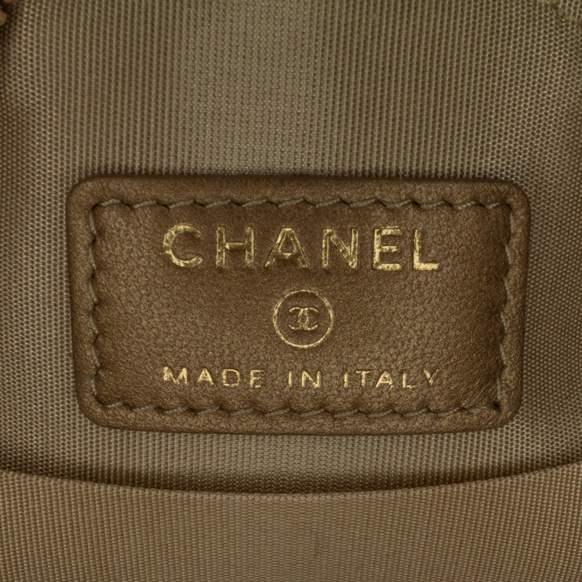 Chanel CC Quilted Lambskin Pearl Crush Round Clutch with Chain (SHG-y8BBxN)