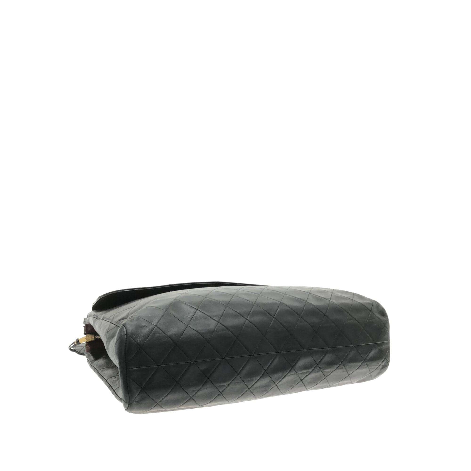 Chanel CC Quilted Lambskin Pocket Tote (SHG-0UXCKM)