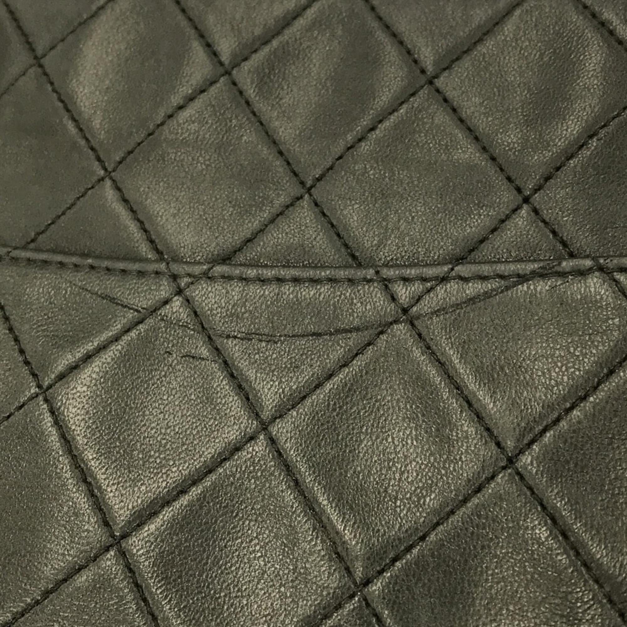 Chanel CC Quilted Lambskin Pocket Tote (SHG-0UXCKM)