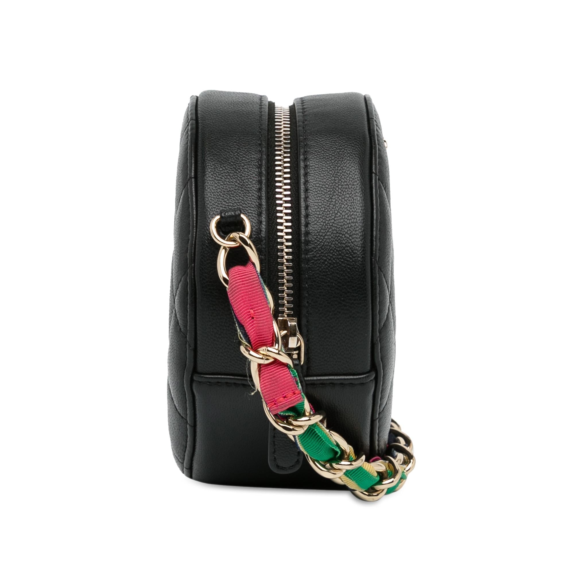 Chanel CC Quilted Lambskin Ribbon Round Clutch With Chain (SHG-oOGi2u)