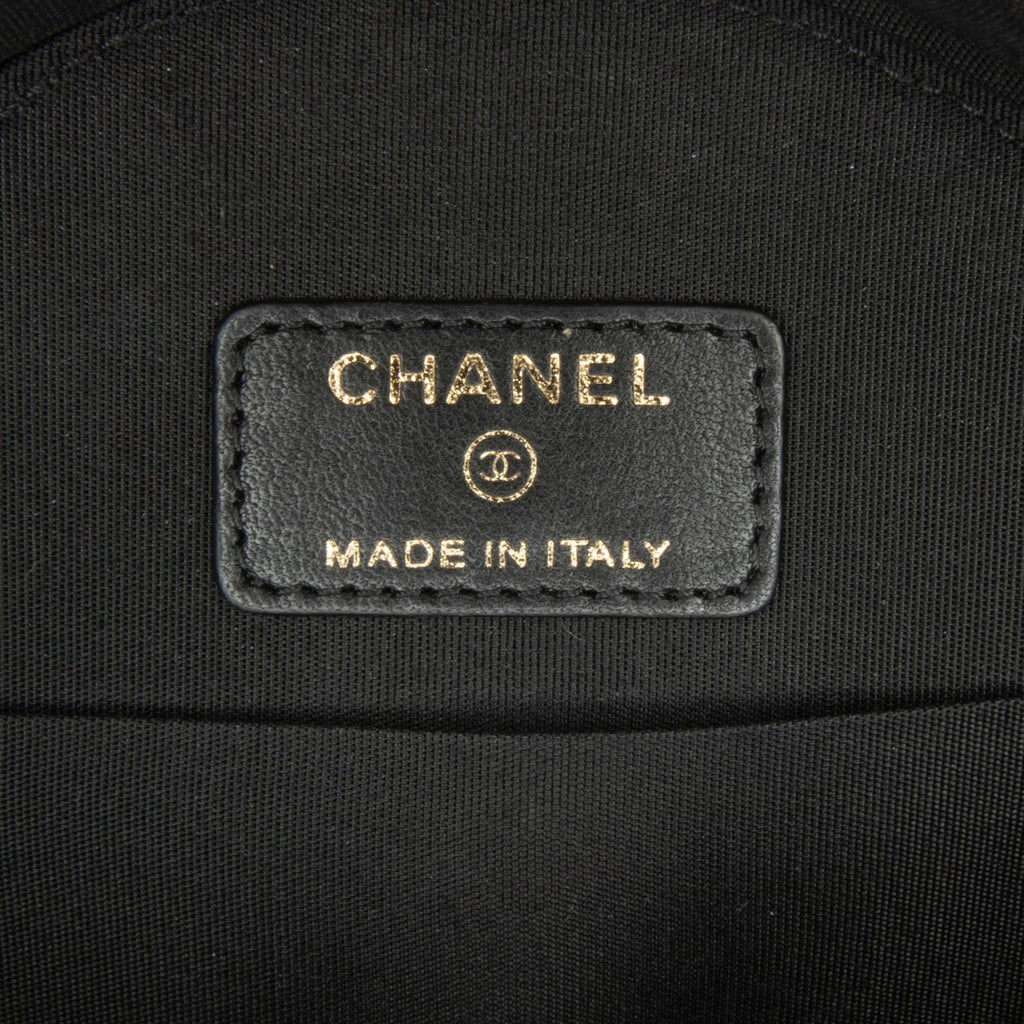 Chanel CC Quilted Lambskin Ribbon Round Clutch With Chain (SHG-oOGi2u)