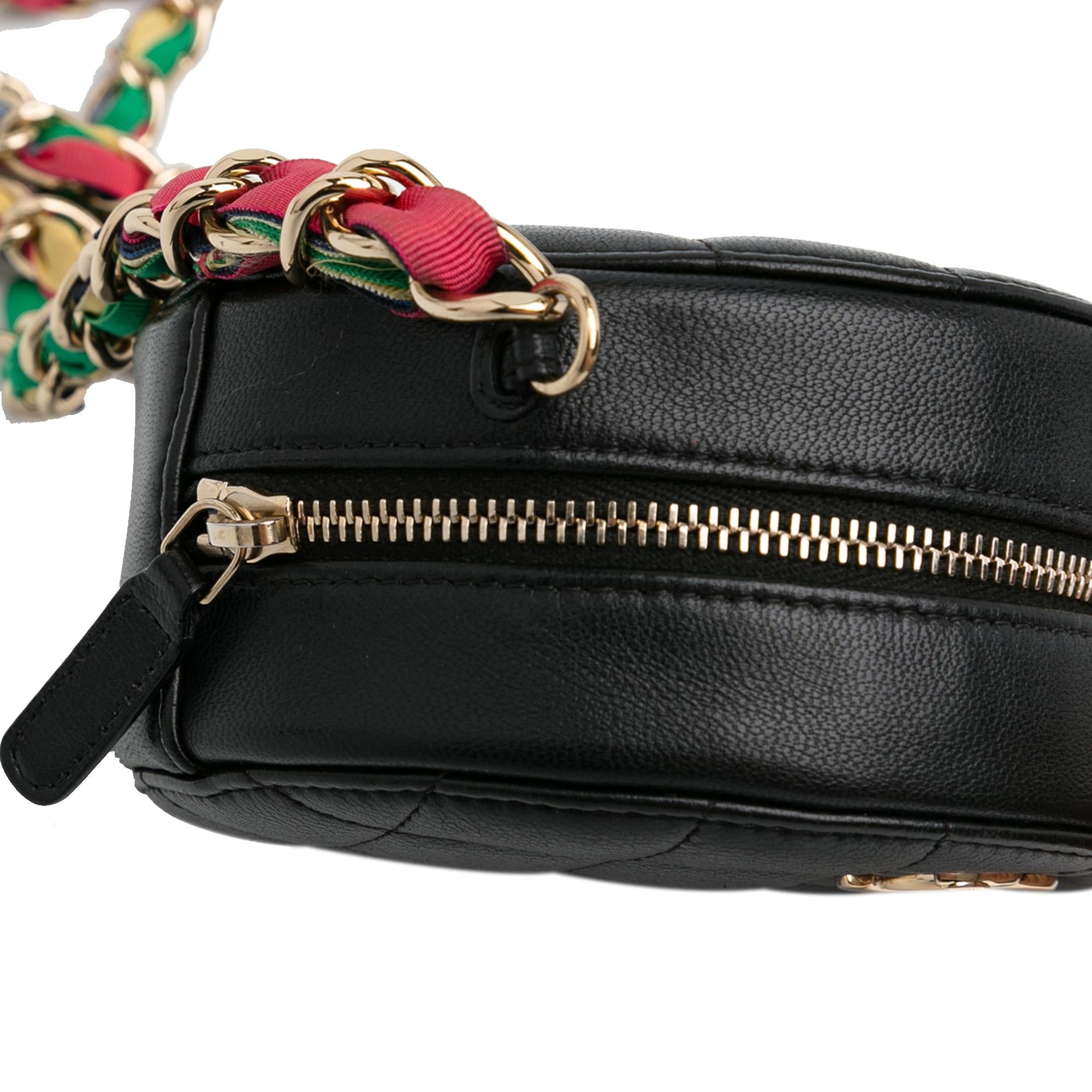 Chanel CC Quilted Lambskin Ribbon Round Clutch With Chain (SHG-oOGi2u)