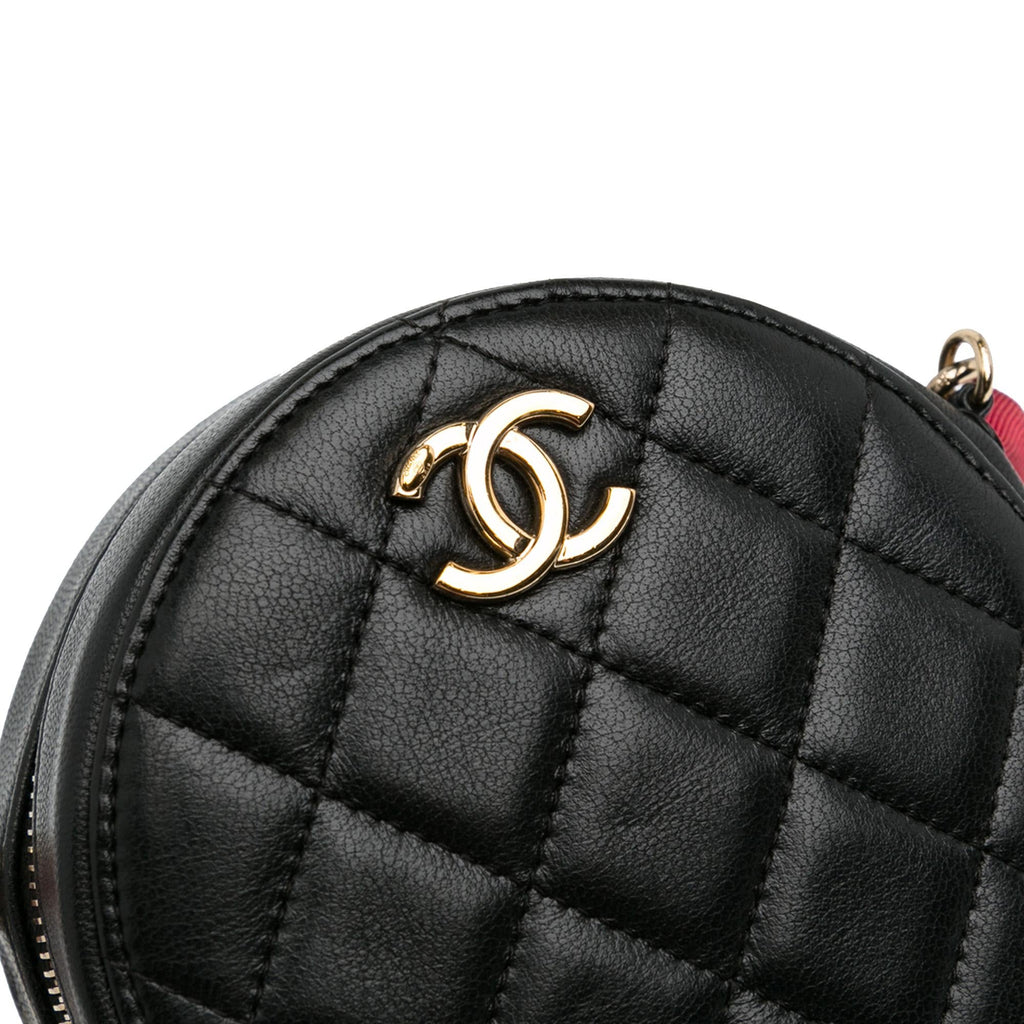 Chanel CC Quilted Lambskin Ribbon Round Clutch With Chain (SHG-oOGi2u)