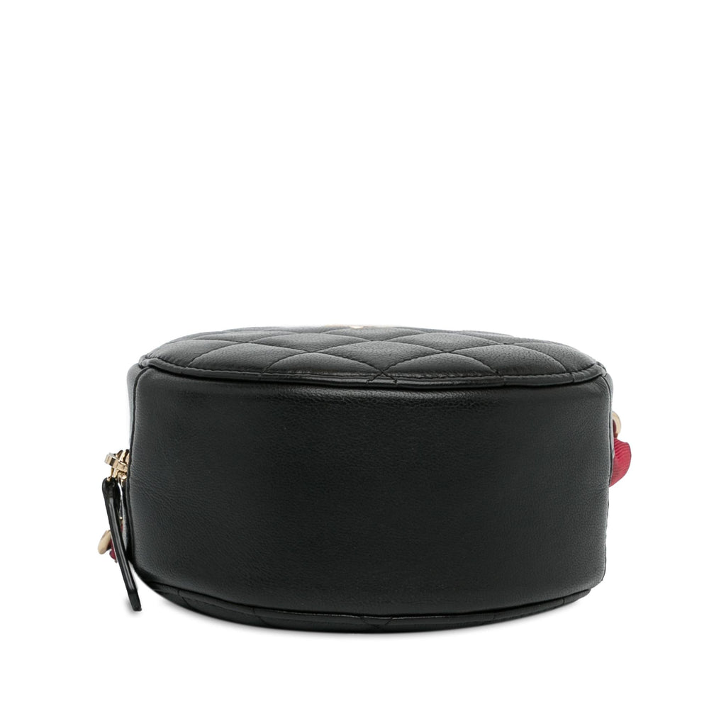 Chanel CC Quilted Lambskin Ribbon Round Clutch With Chain (SHG-oOGi2u)