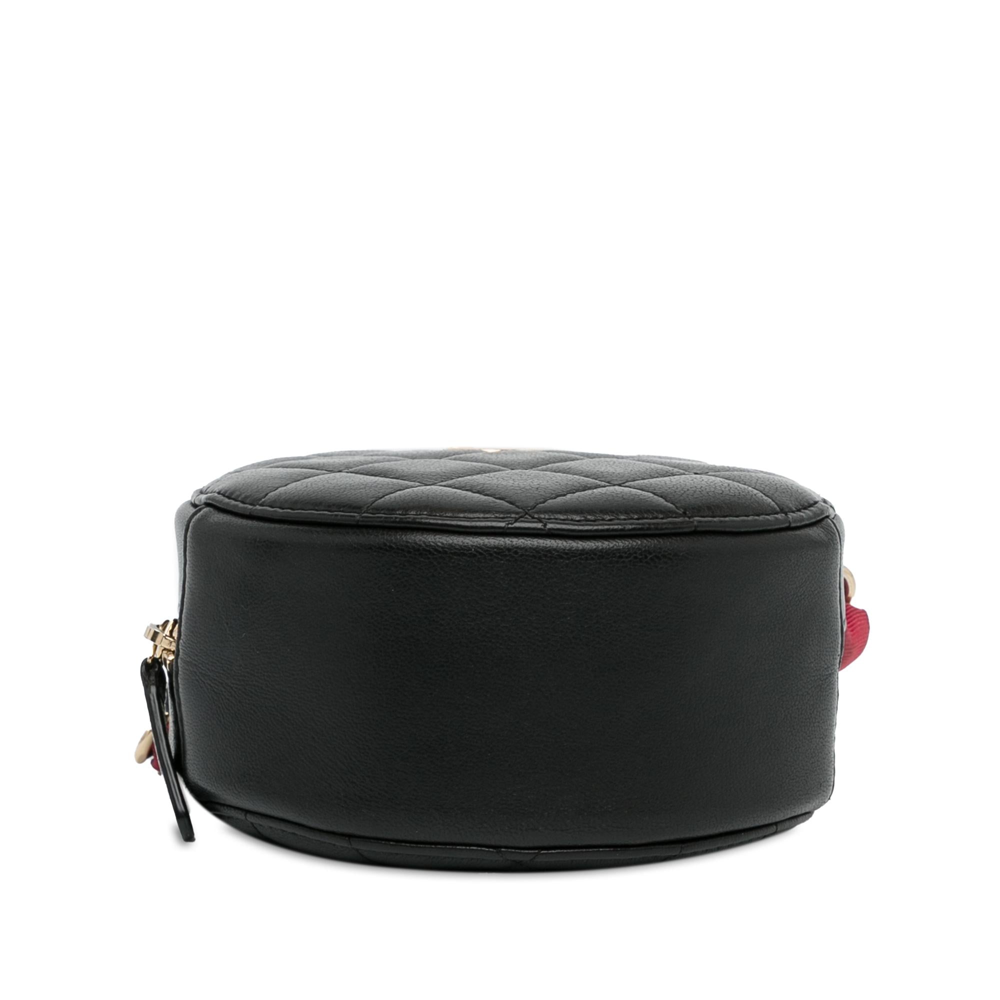 Chanel CC Quilted Lambskin Ribbon Round Clutch With Chain (SHG-oOGi2u)