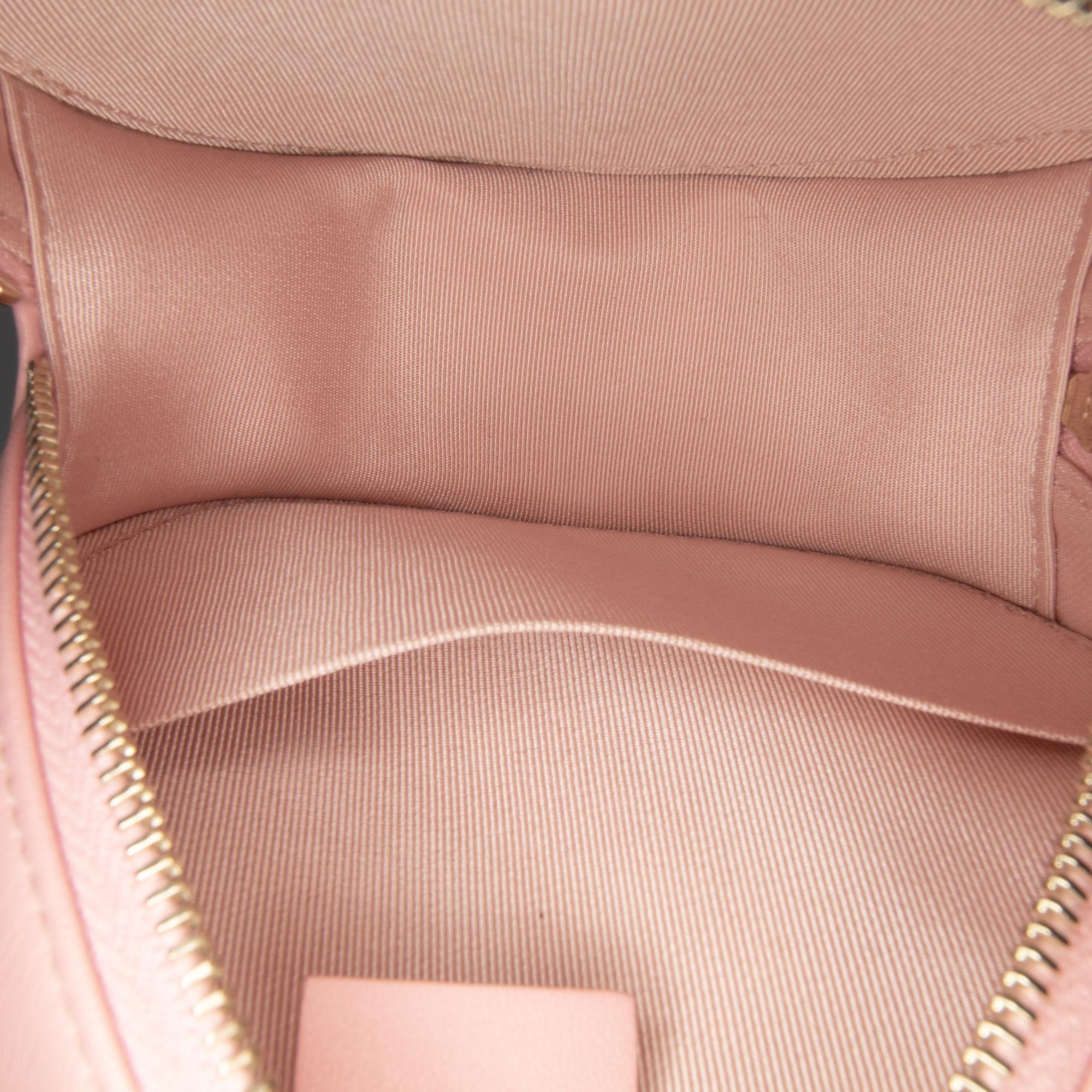 Chanel CC Quilted Lambskin Round Crossbody (SHG-pQfxfH)
