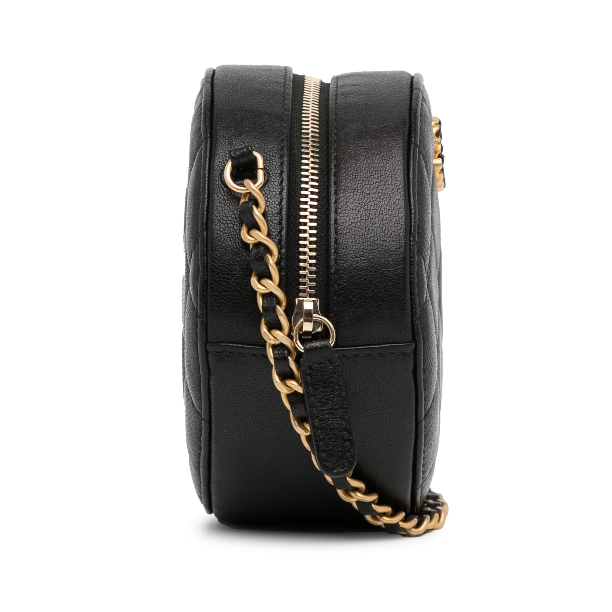 Chanel CC Quilted Lambskin Round Crossbody (SHG-33ZDhg)