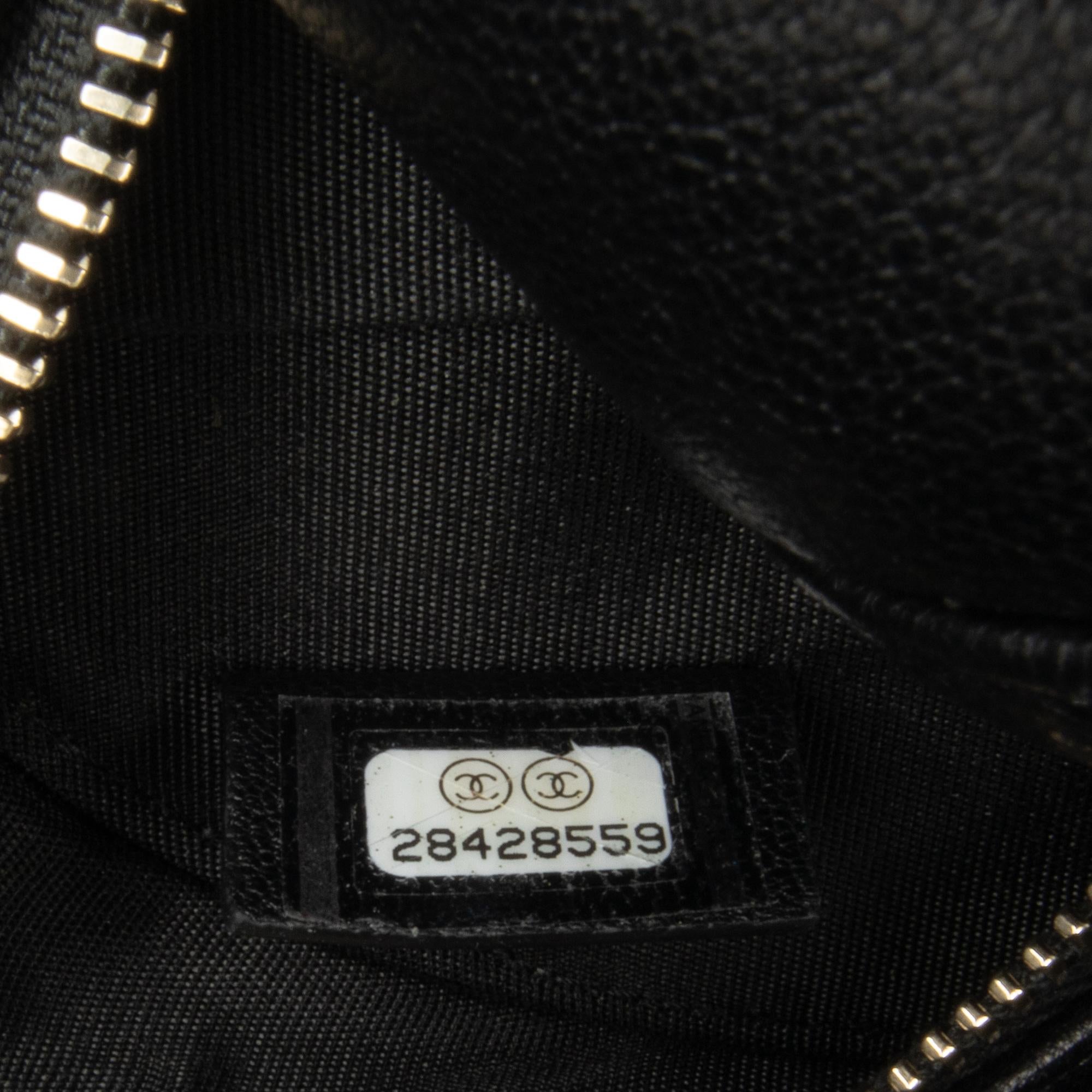 Chanel CC Quilted Lambskin Round Crossbody (SHG-33ZDhg)