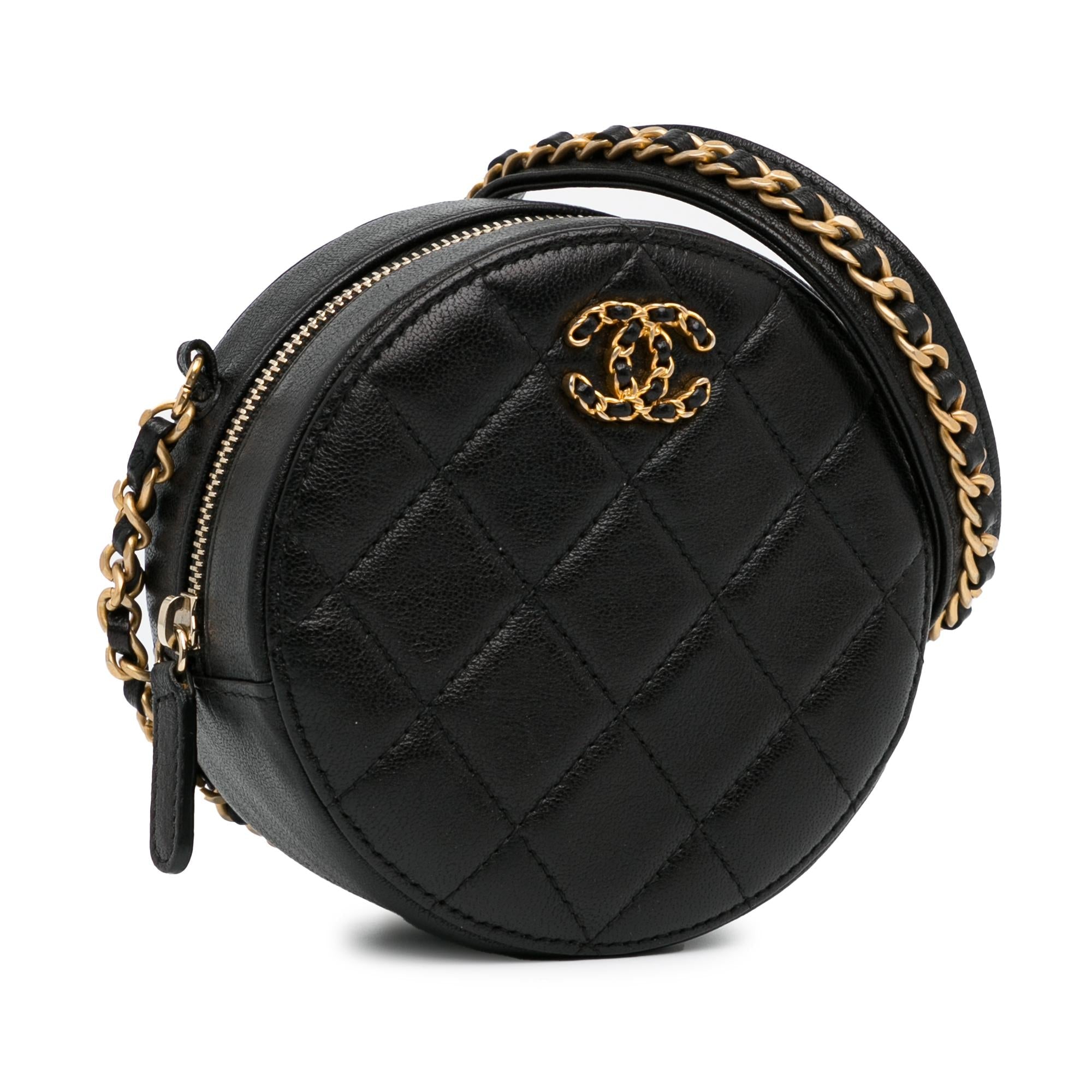 Chanel CC Quilted Lambskin Round Crossbody (SHG-33ZDhg)