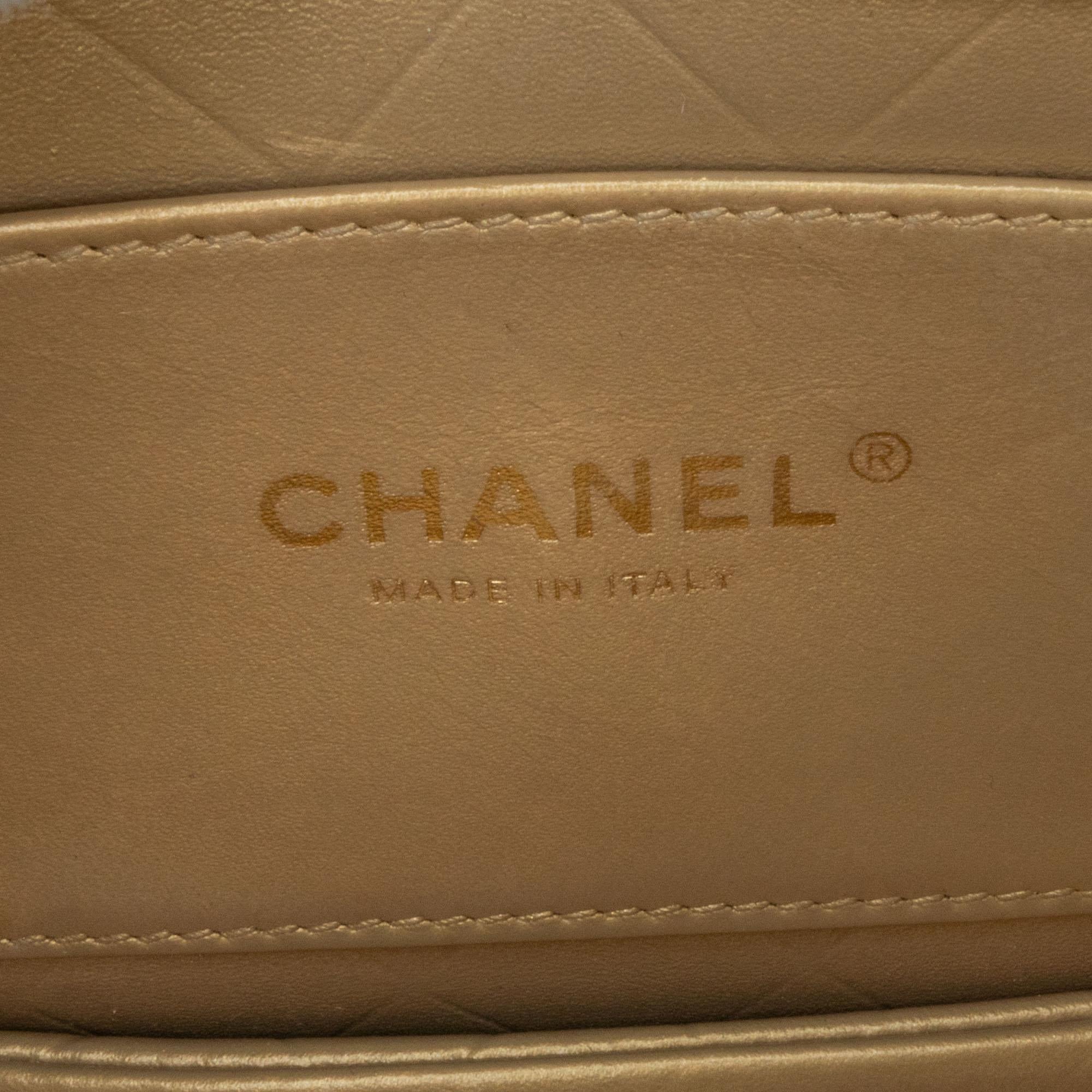 Chanel CC Quilted Lambskin Round Moon Messenger Flap (SHG-ZHZyok)