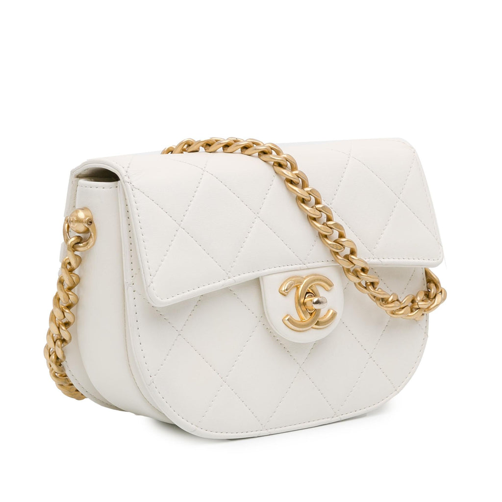 Chanel CC Quilted Lambskin Round Moon Messenger Flap (SHG-ZHZyok)