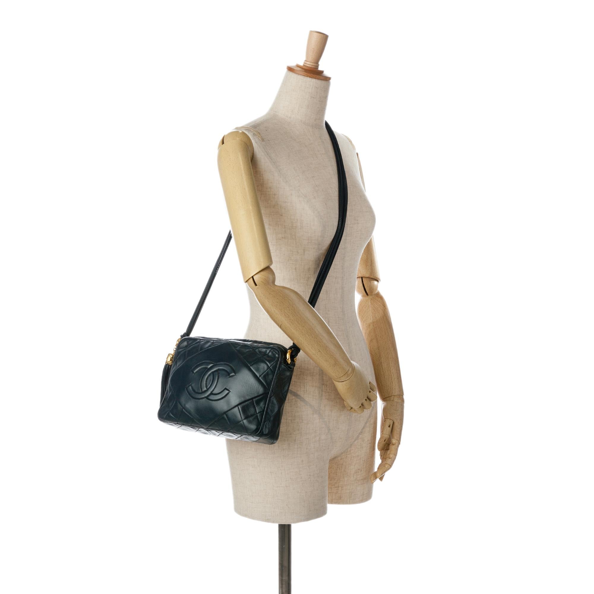 Chanel CC Quilted Lambskin Tassel Camera Bag (SHG-P5tGZz)