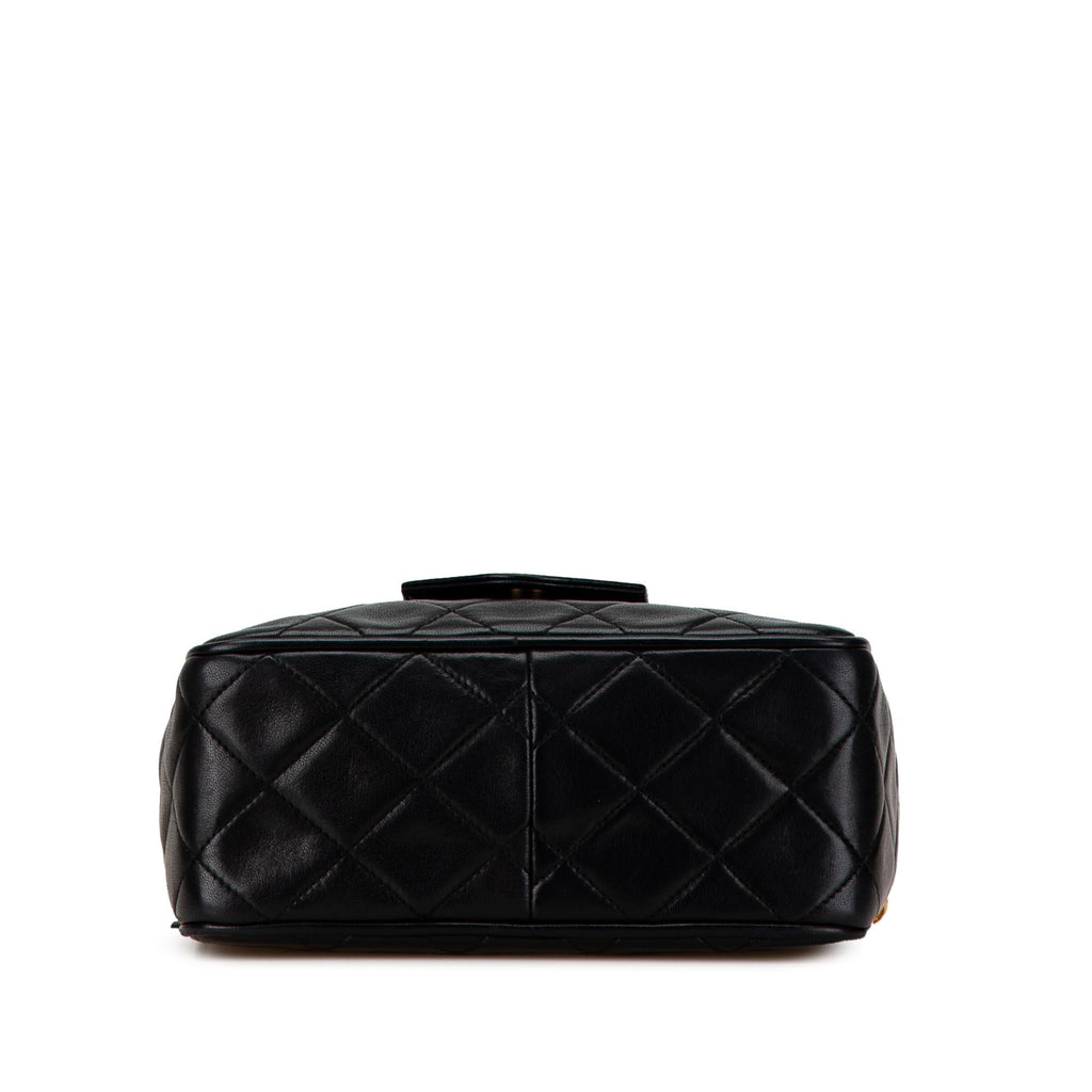 Chanel CC Quilted Lambskin Tassel Camera Bag (SHG-d6zIzs)