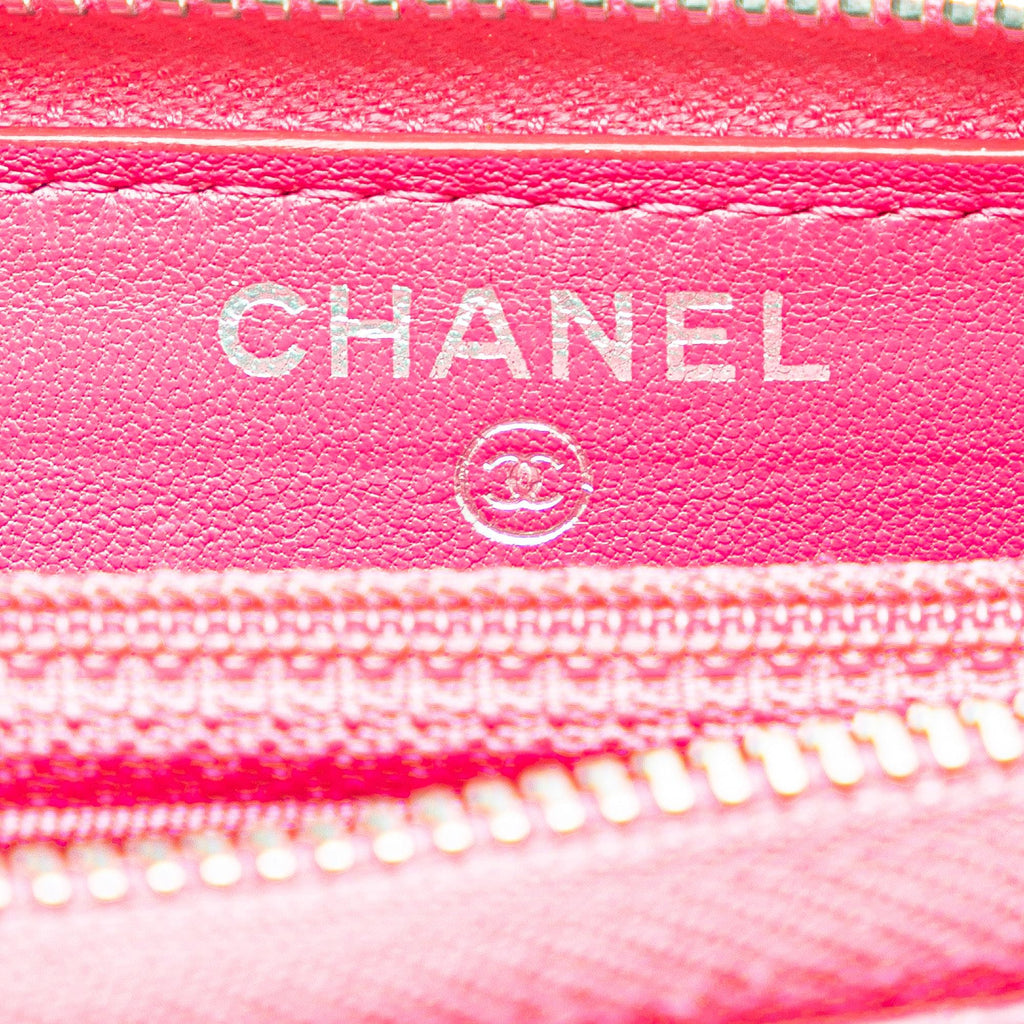 Chanel CC Quilted Lambskin Zip Around Wallet (SHG-TJpHnQ)