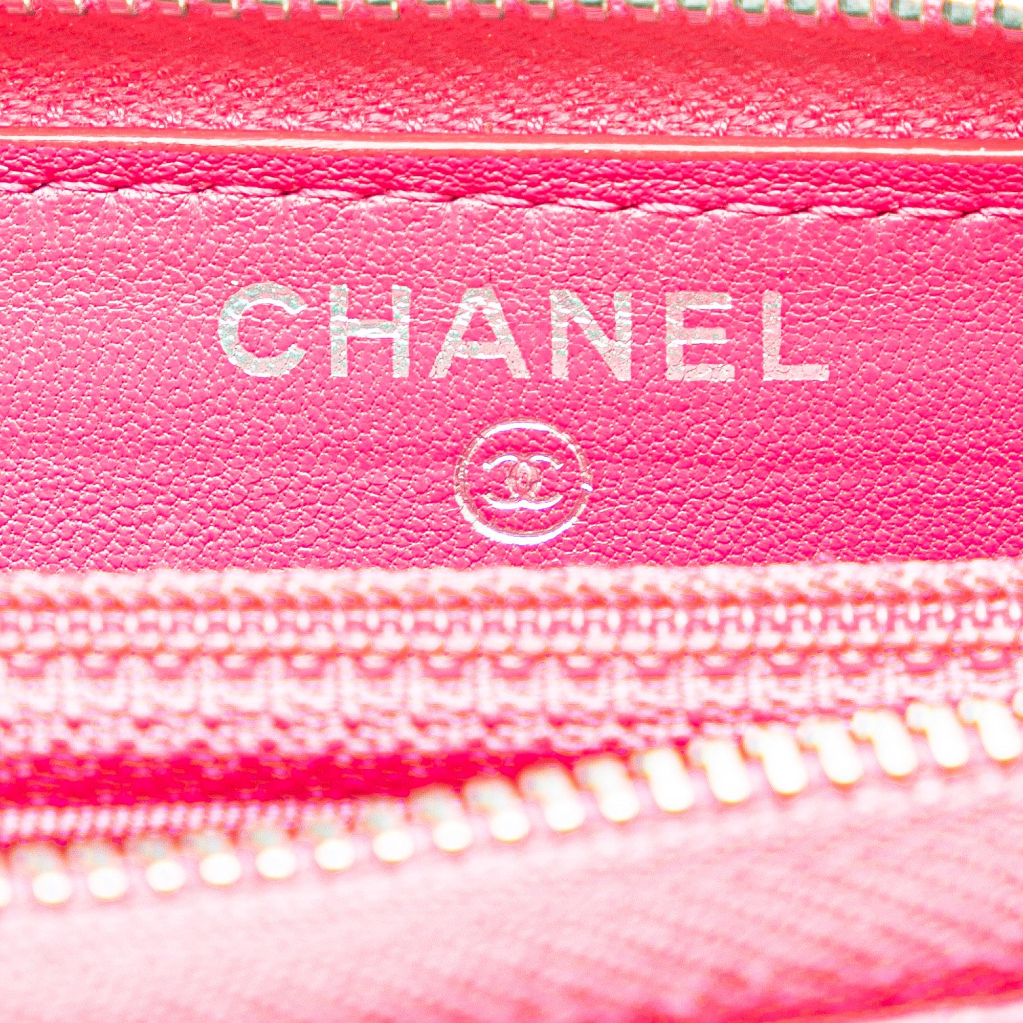 Chanel CC Quilted Lambskin Zip Around Wallet (SHG-TJpHnQ)