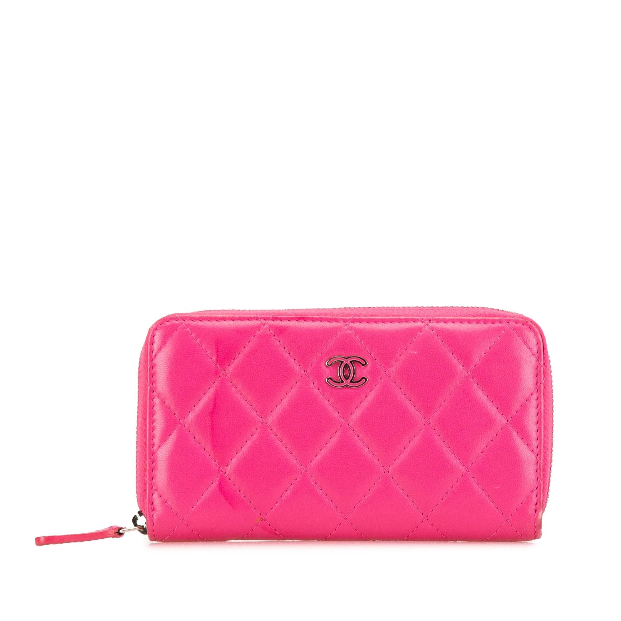 Chanel CC Quilted Lambskin Zip Around Wallet (SHG-TJpHnQ)