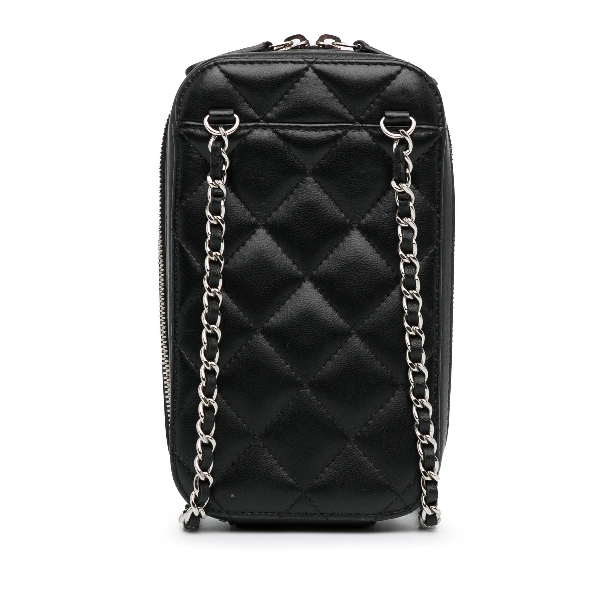 Chanel CC Quilted Lambskin Zip Phone Case (SHG-6GbcPW)