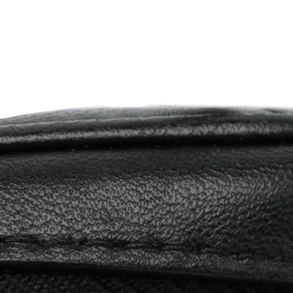 Chanel CC Quilted Lambskin Zip Phone Case (SHG-6GbcPW)