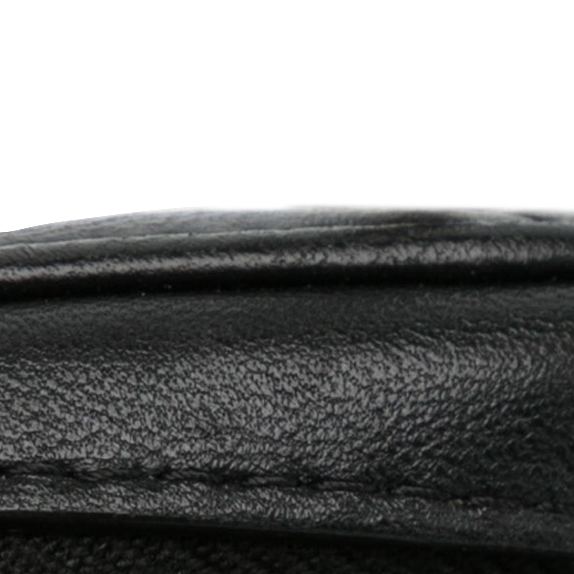 Chanel CC Quilted Lambskin Zip Phone Case (SHG-6GbcPW)