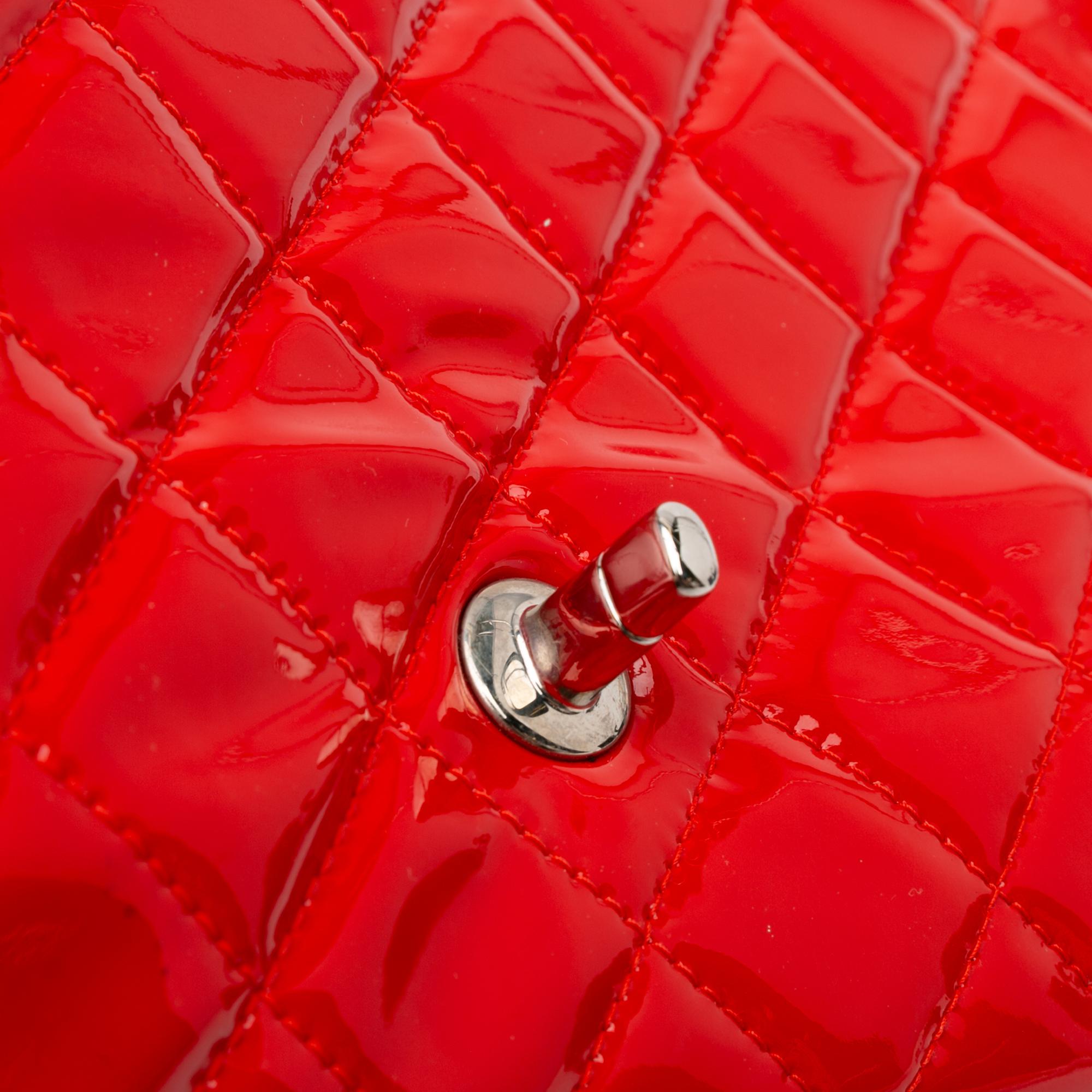 Chanel CC Quilted Patent Clutch with Chain (SHG-lpgzOs)