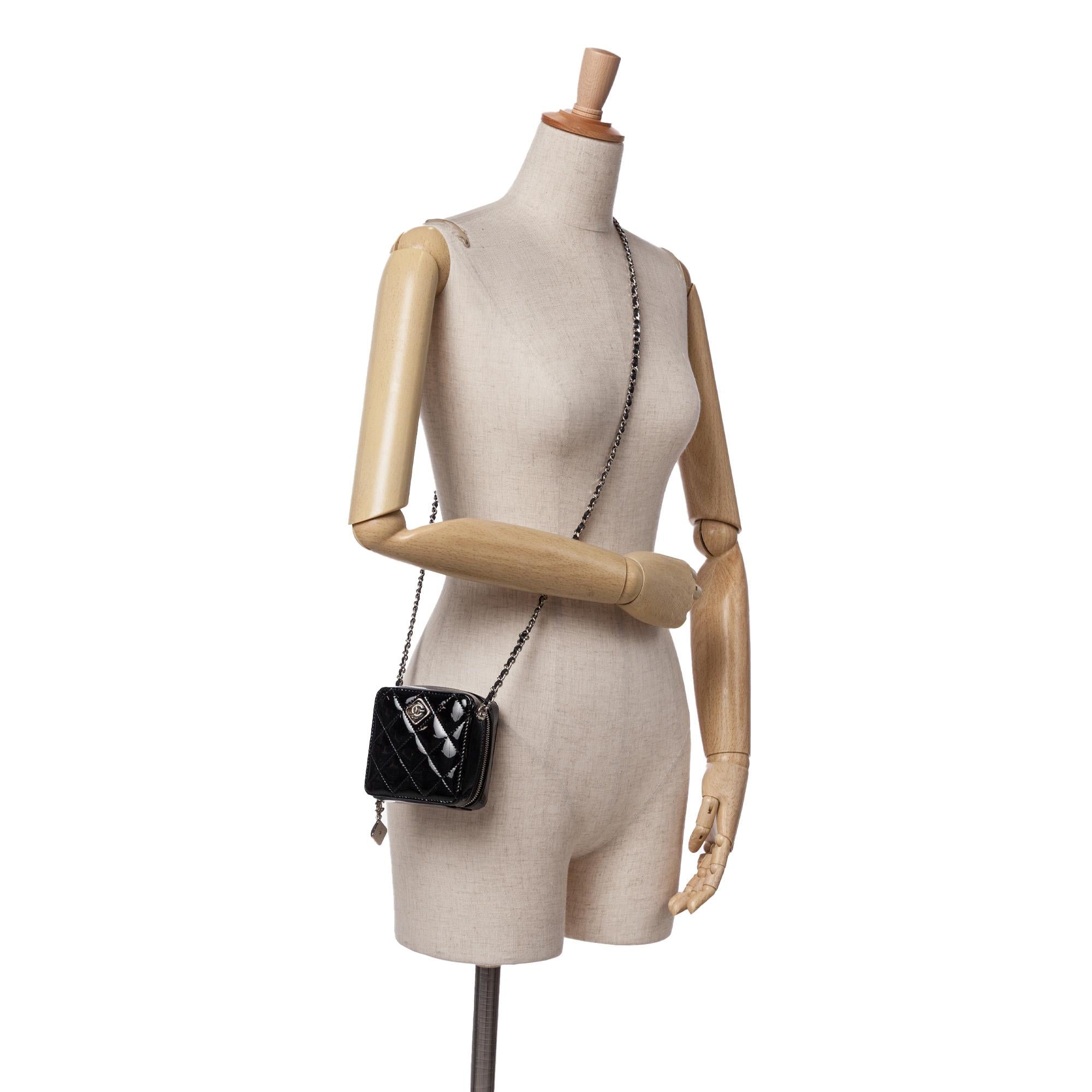 Chanel CC Quilted Patent Diamond Resin Clutch With Chain