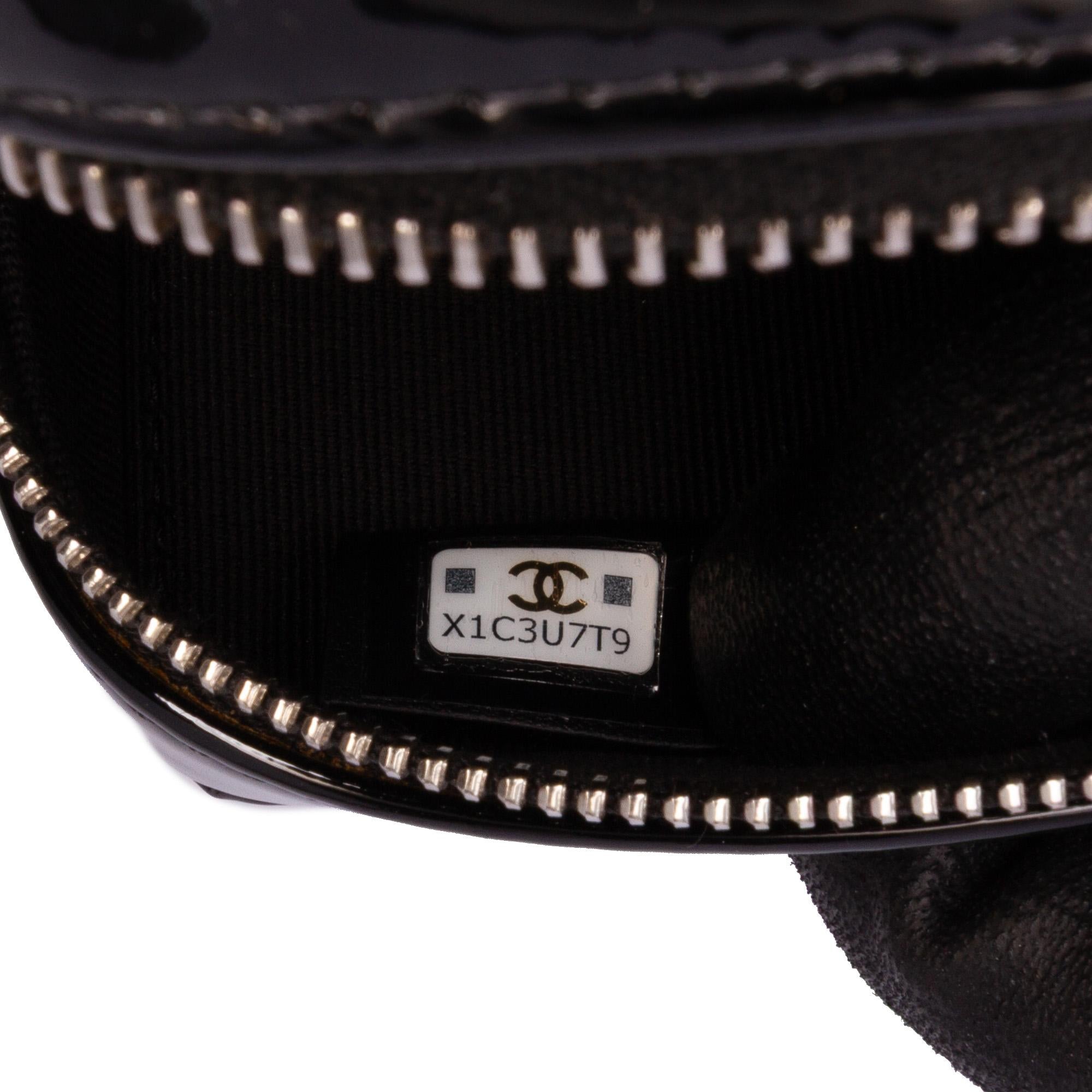 Chanel CC Quilted Patent Diamond Resin Clutch With Chain