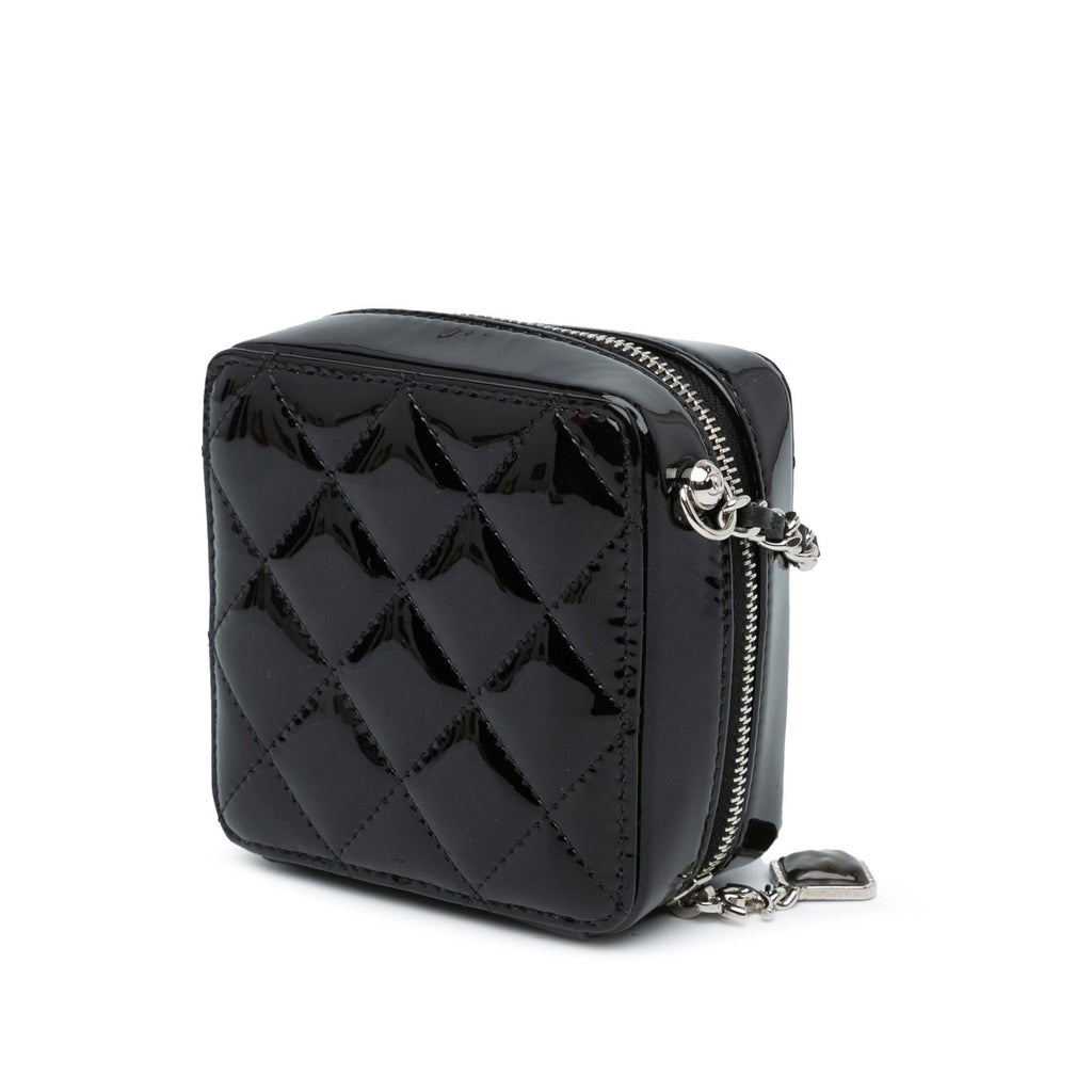 Chanel CC Quilted Patent Diamond Resin Clutch With Chain
