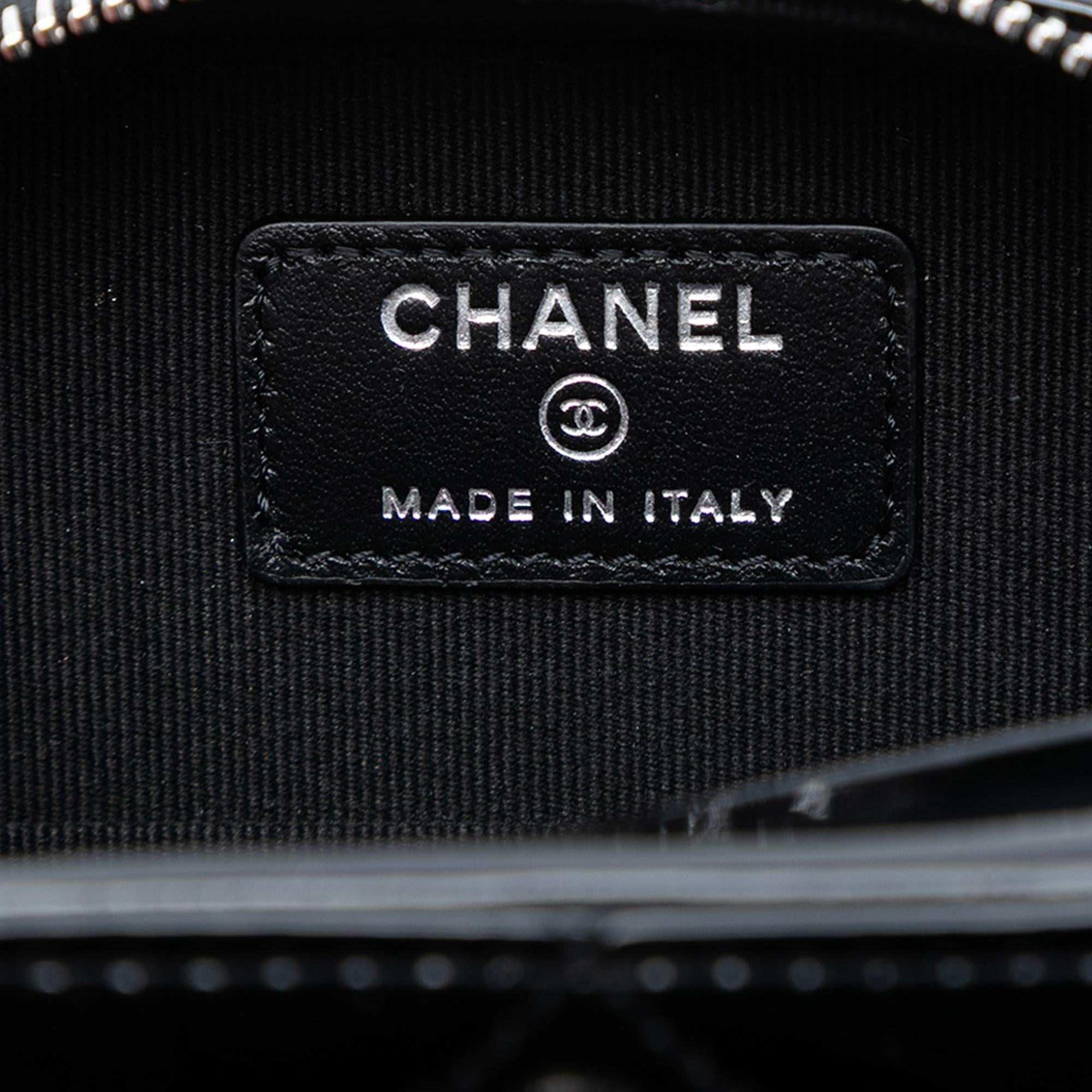 Chanel CC Quilted Patent Diamond Resin Clutch With Chain