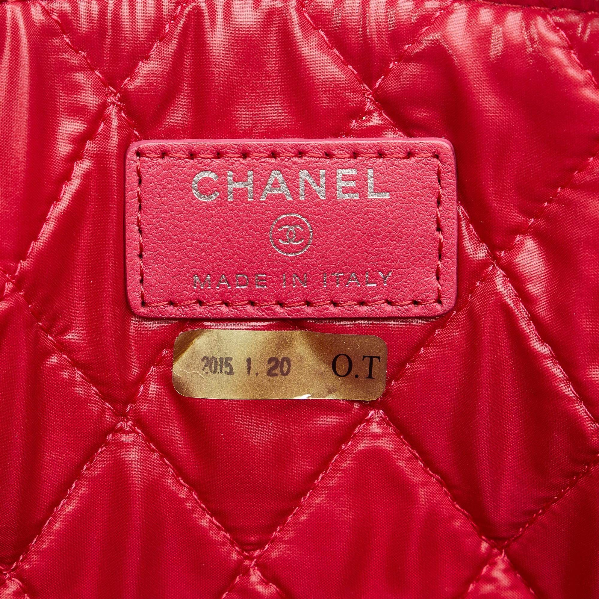 Chanel CC Quilted Patent Leather O Case (SHG-b3vxmg)