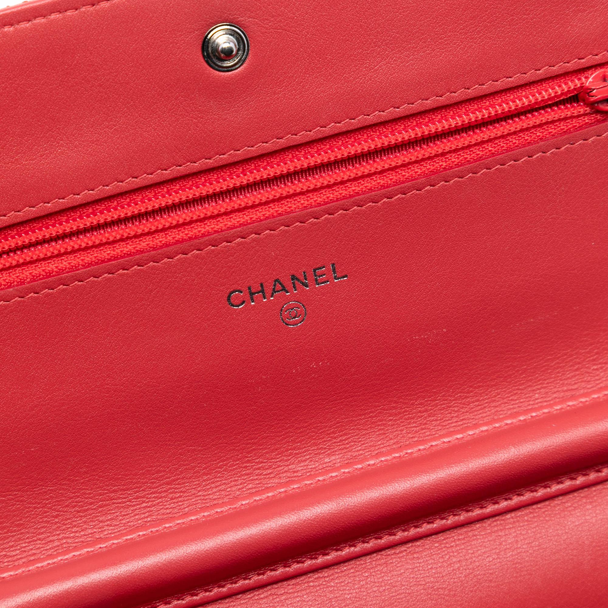Chanel CC Quilted Patent Wallet On Chain