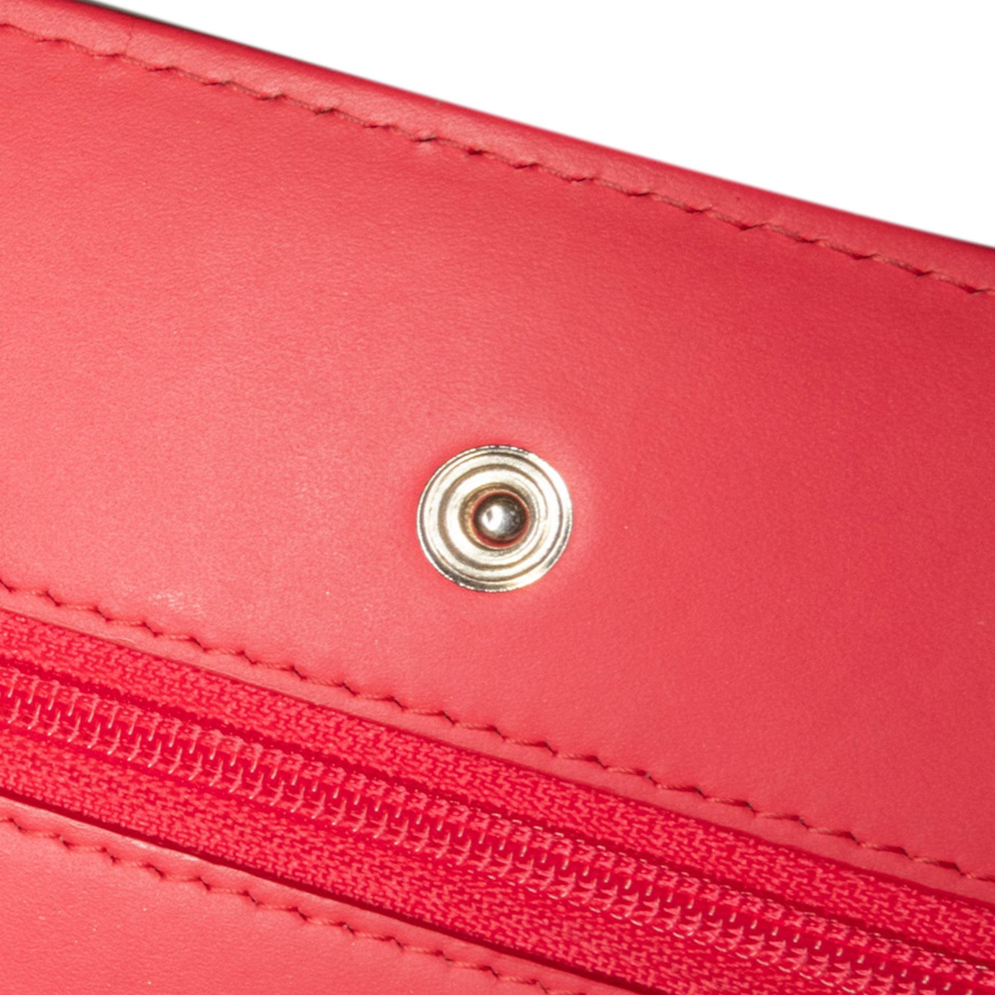 Chanel CC Quilted Patent Wallet on Chain (SHG-JFP2pp)
