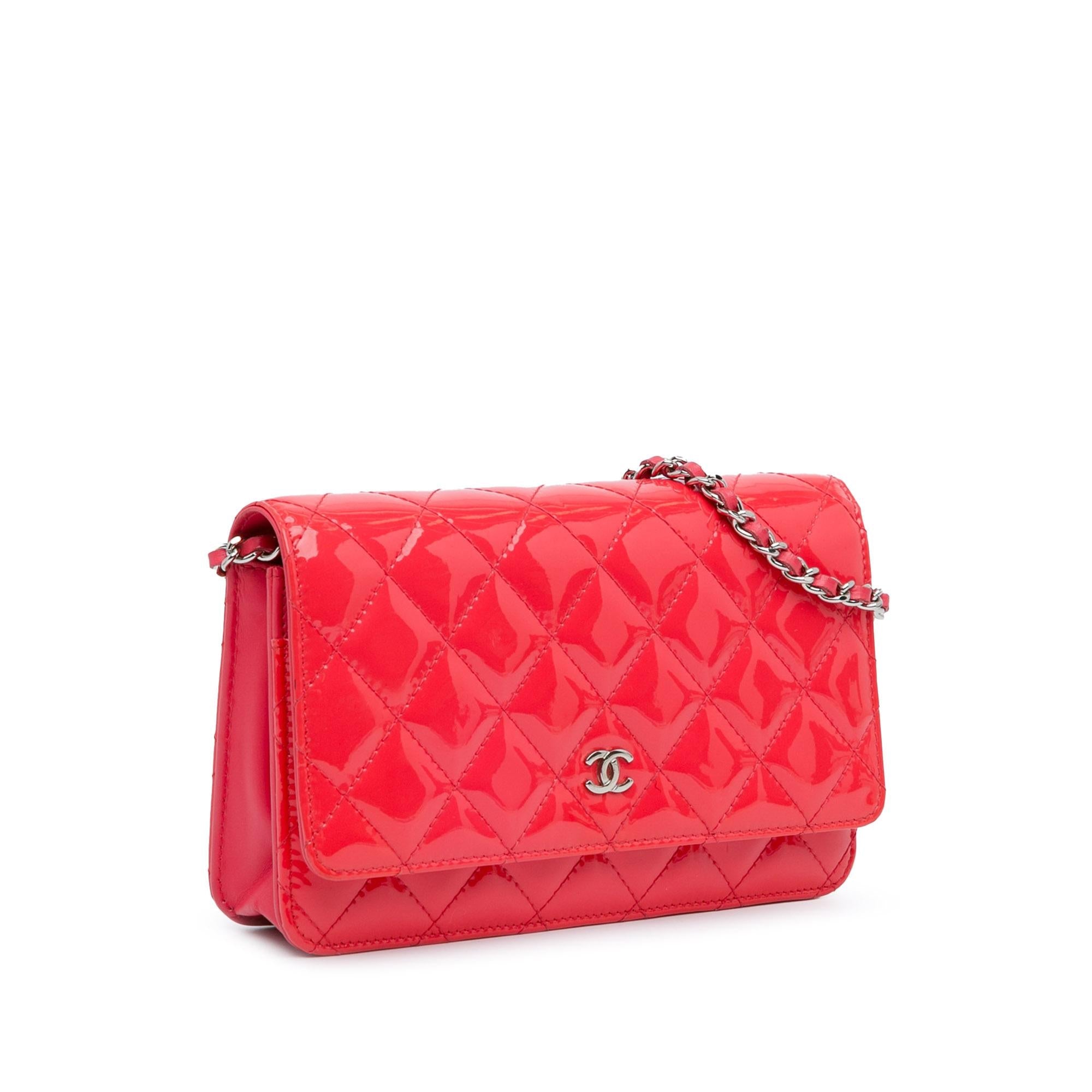 Chanel CC Quilted Patent Wallet on Chain (SHG-JFP2pp)