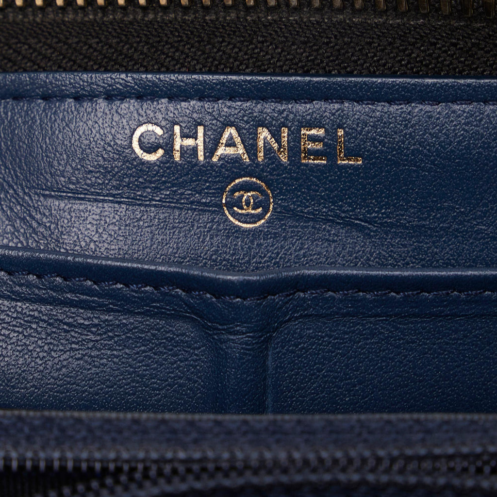 Chanel CC Quilted Patent Zip Around Long Wallet (SHG-mAjQ1j)