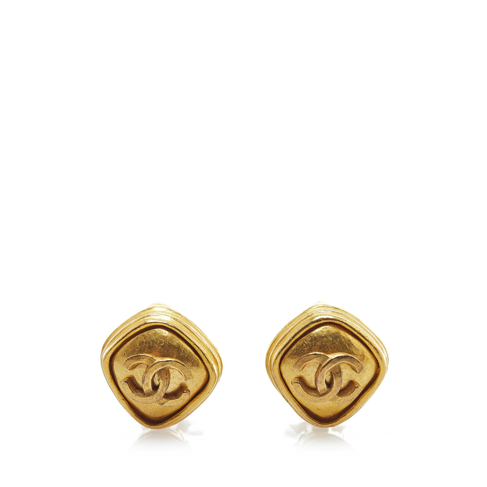 Chanel CC Rhombus Clip On Earrings (SHG-jiimEh)