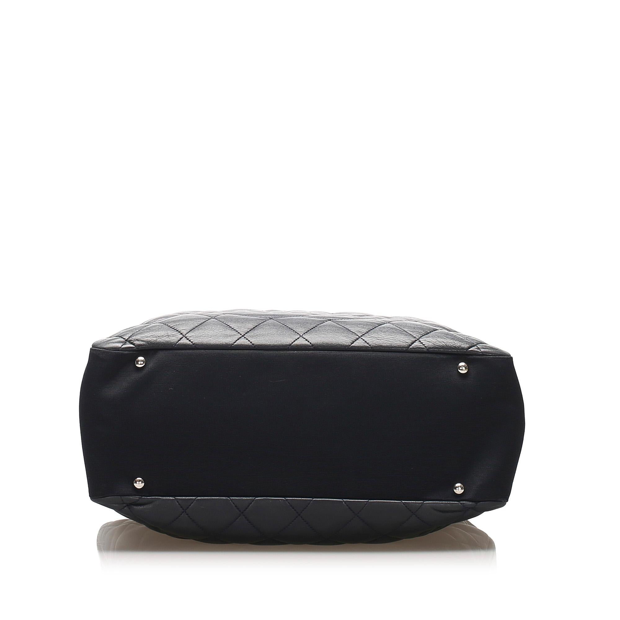 Chanel CC Timeless Shoulder Bag (SHG-25168)