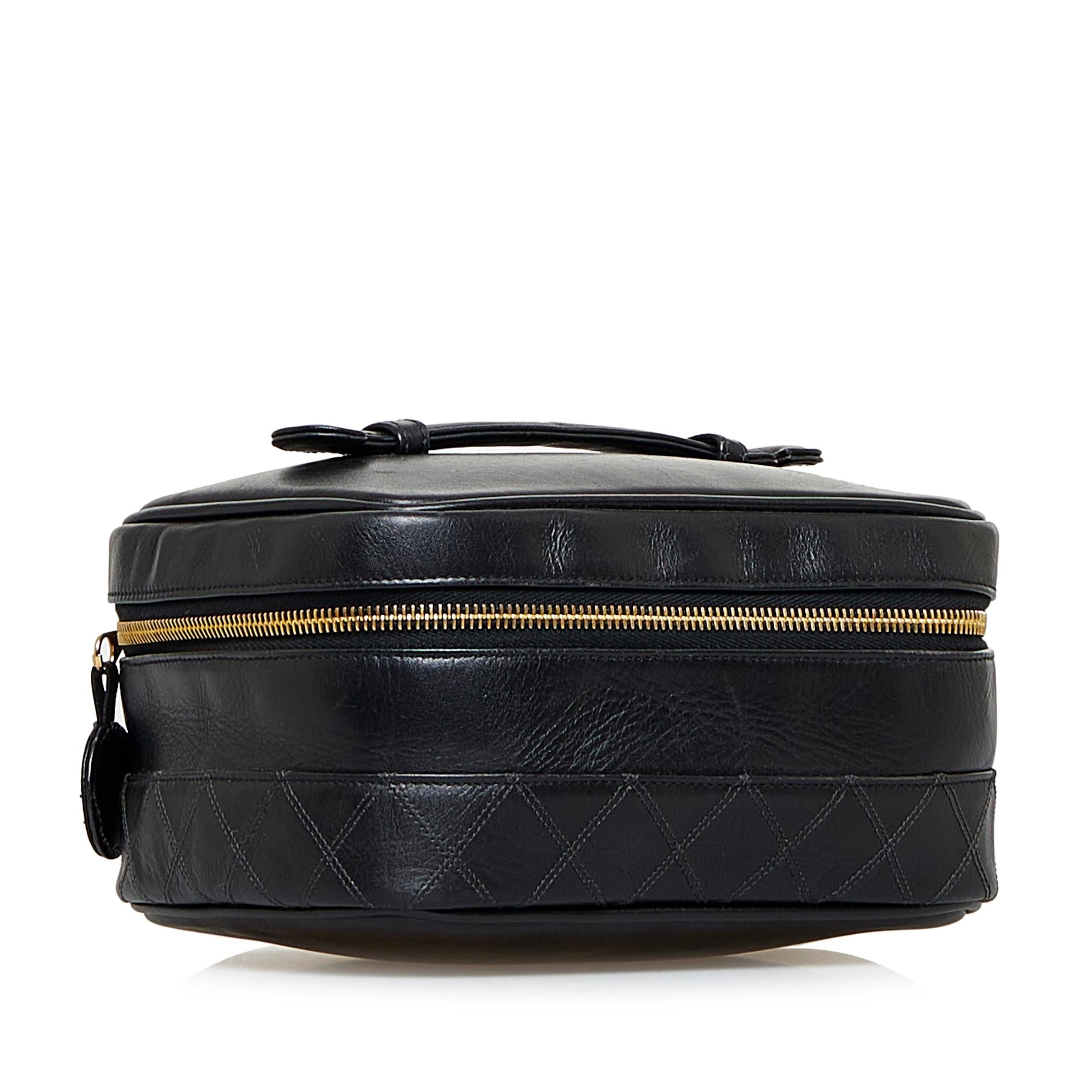 Chanel CC Vanity Bag (SHG-9lJ1hJ)