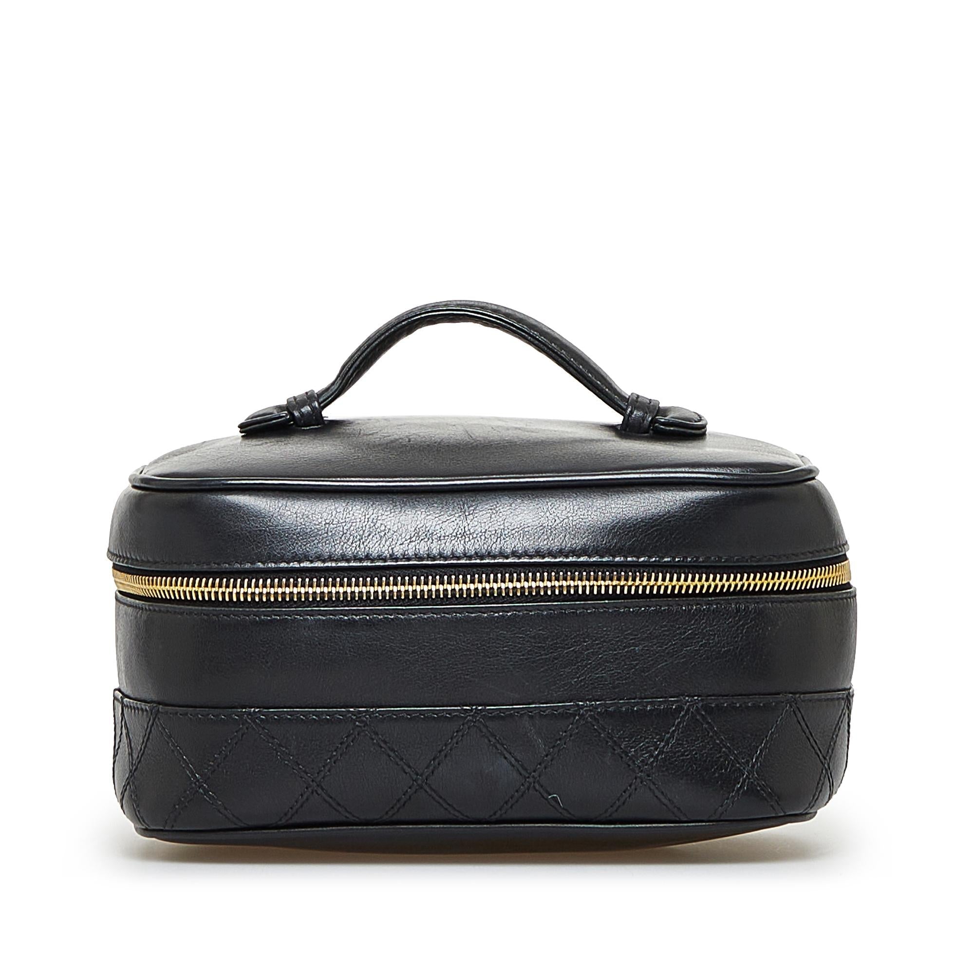 Chanel CC Vanity Bag (SHG-drzuCK)