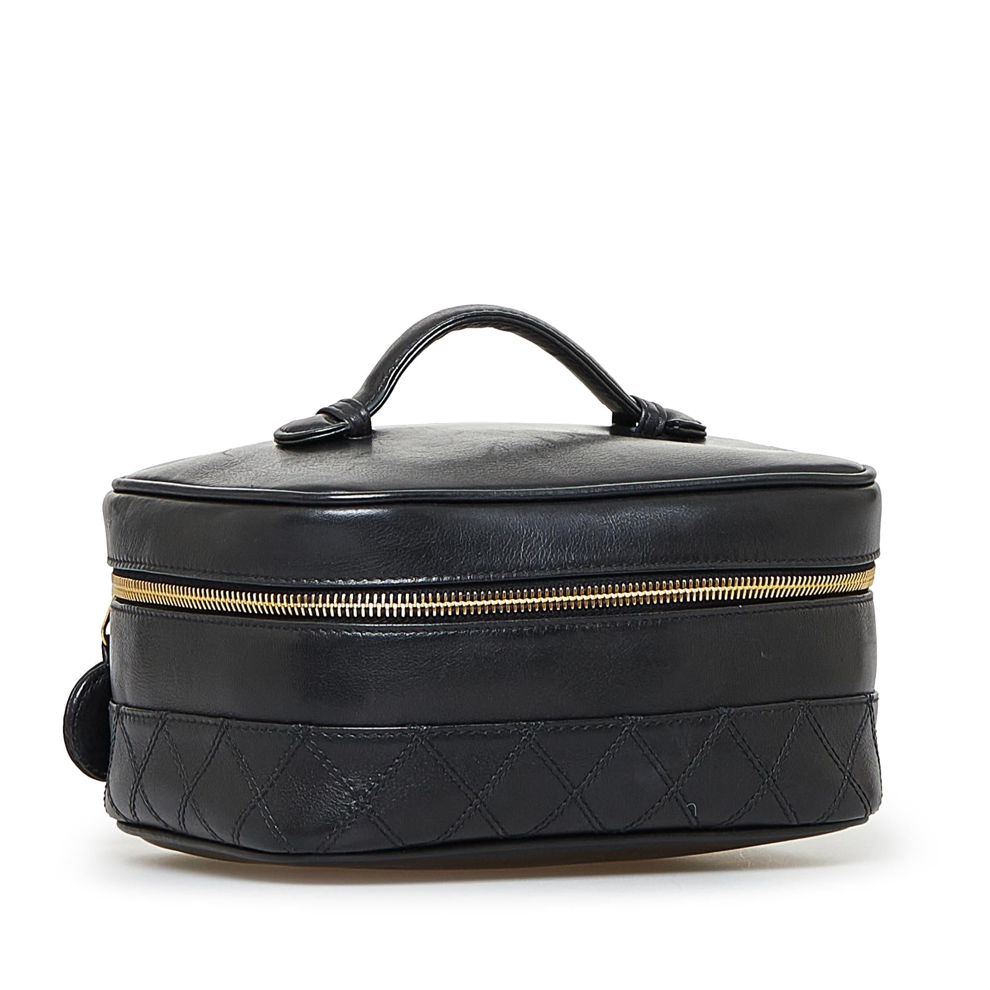Chanel CC Vanity Bag (SHG-drzuCK)