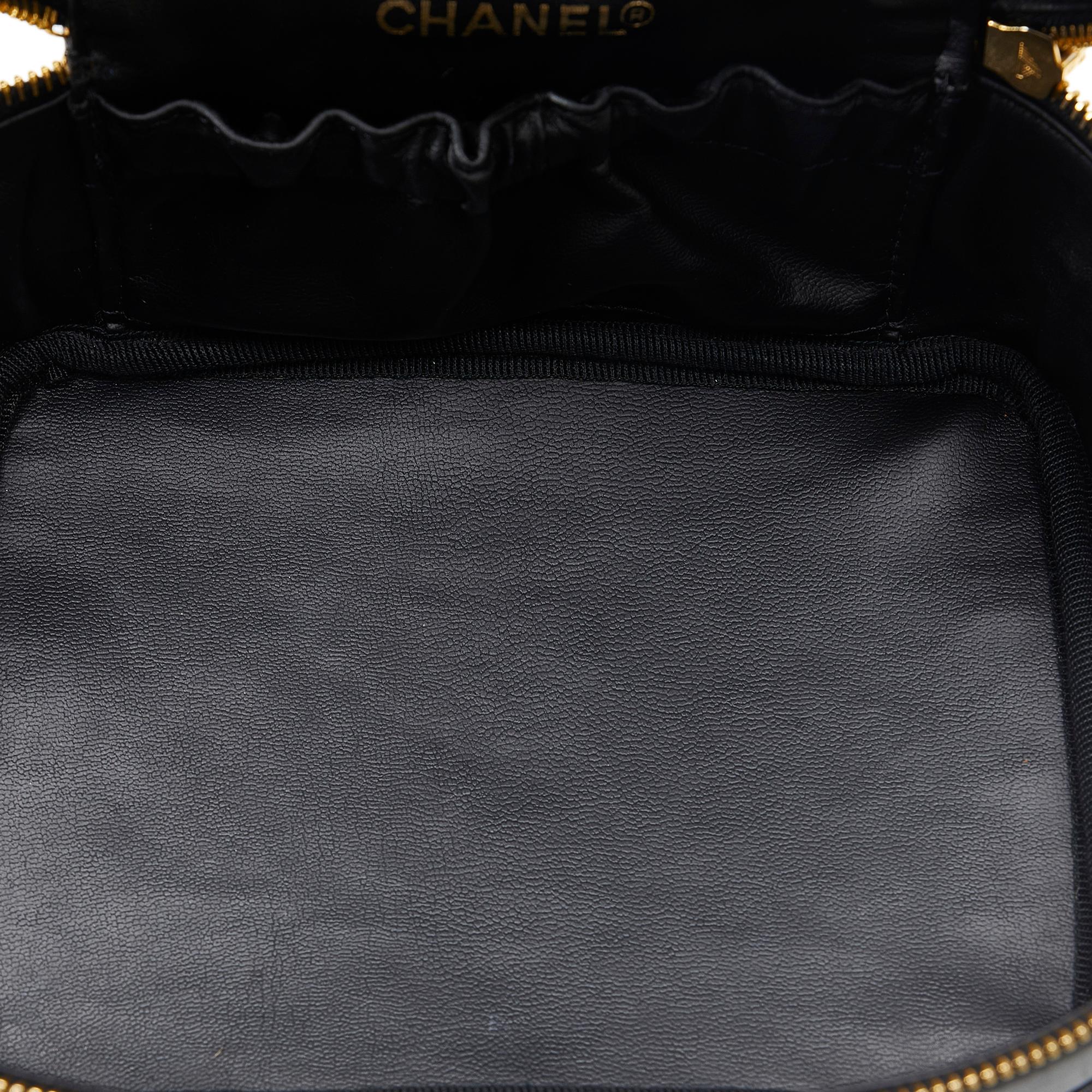 Chanel CC Vanity Bag (SHG-4hIqPQ)
