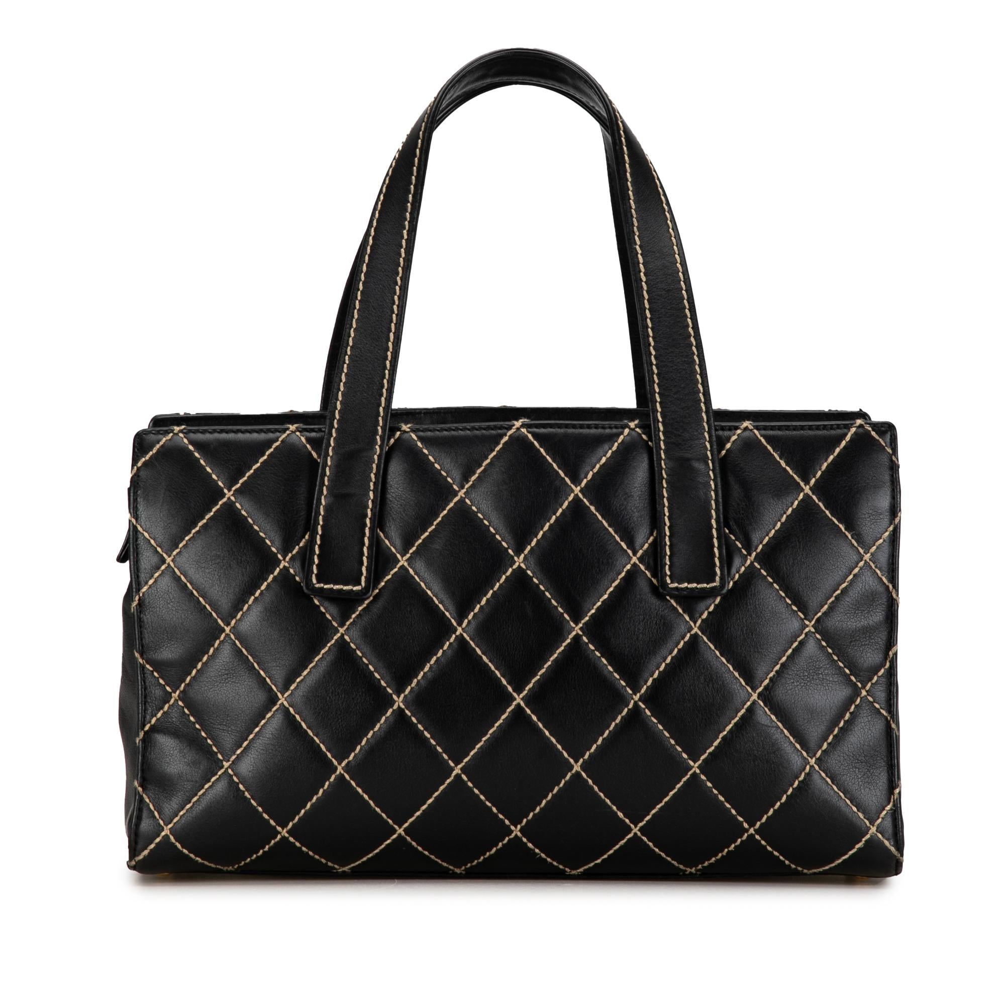 Chanel CC Wild Stitch Calfskin Tote (SHG-jhoL0S)