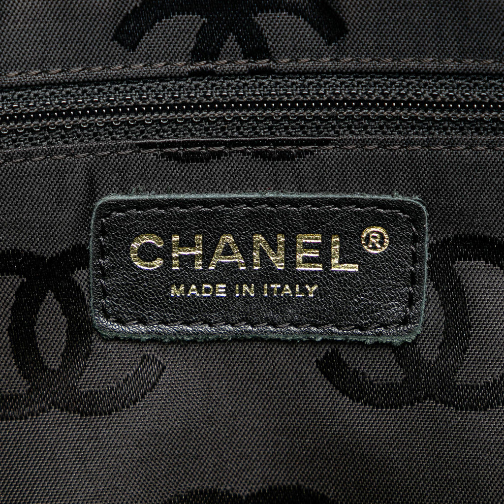 Chanel CC Wild Stitch Calfskin Tote (SHG-jhoL0S)