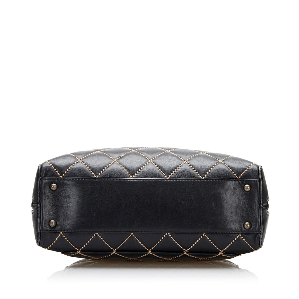 Chanel CC Wild Stitch Handbag (SHG-Dj8rWv)