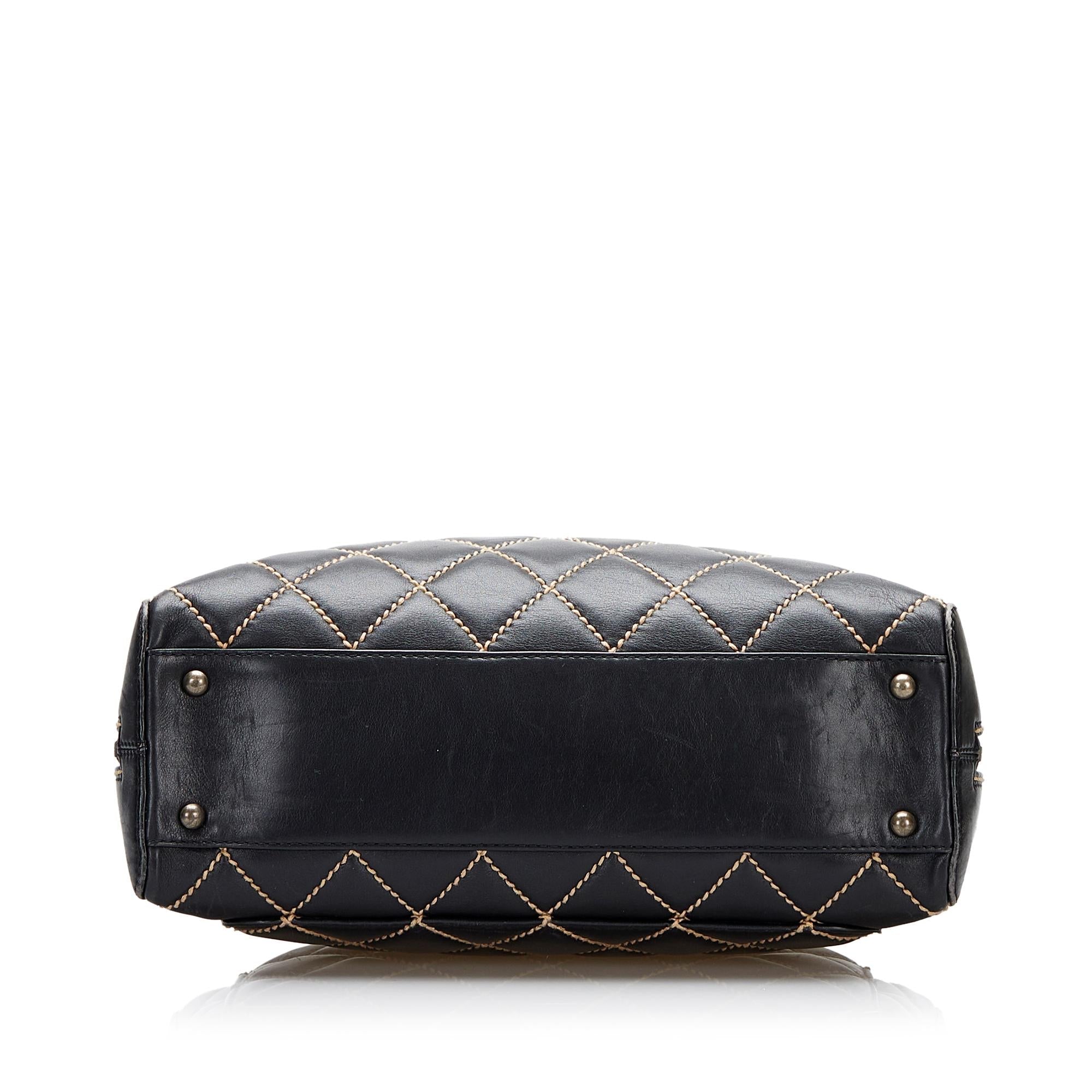Chanel CC Wild Stitch Handbag (SHG-Dj8rWv)