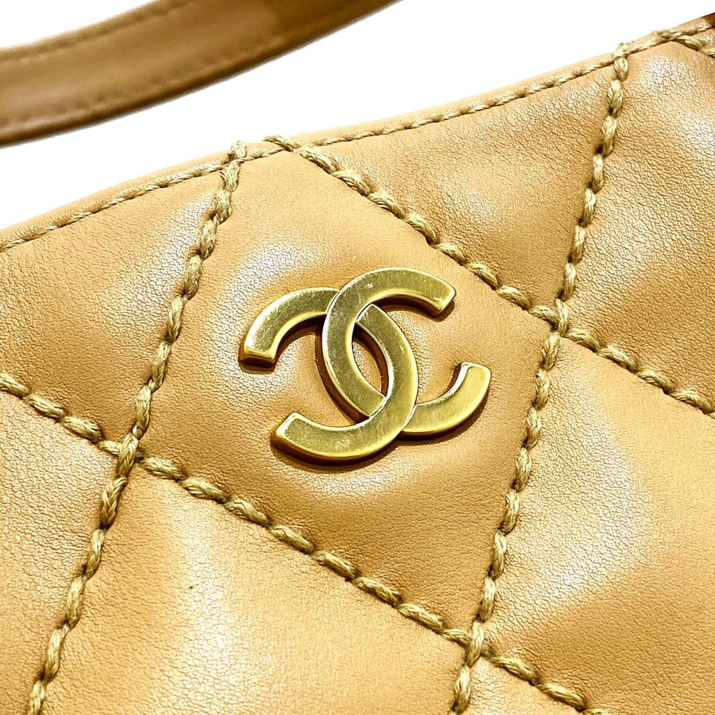 Chanel CC Wild Stitch Lambskin Handbag (SHG-dhxke3)