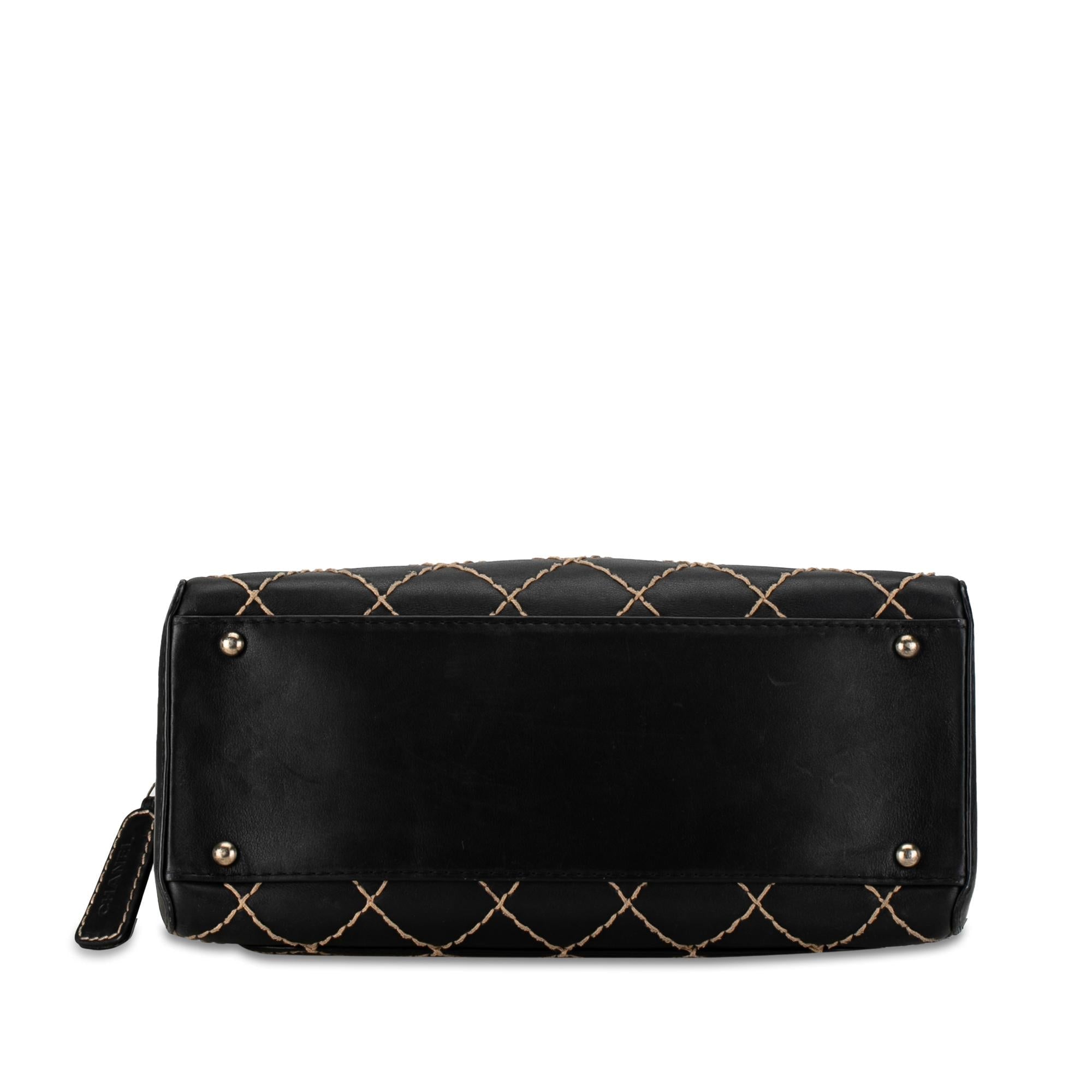 Chanel CC Wild Stitch Lambskin Handbag (SHG-GFLpJL)